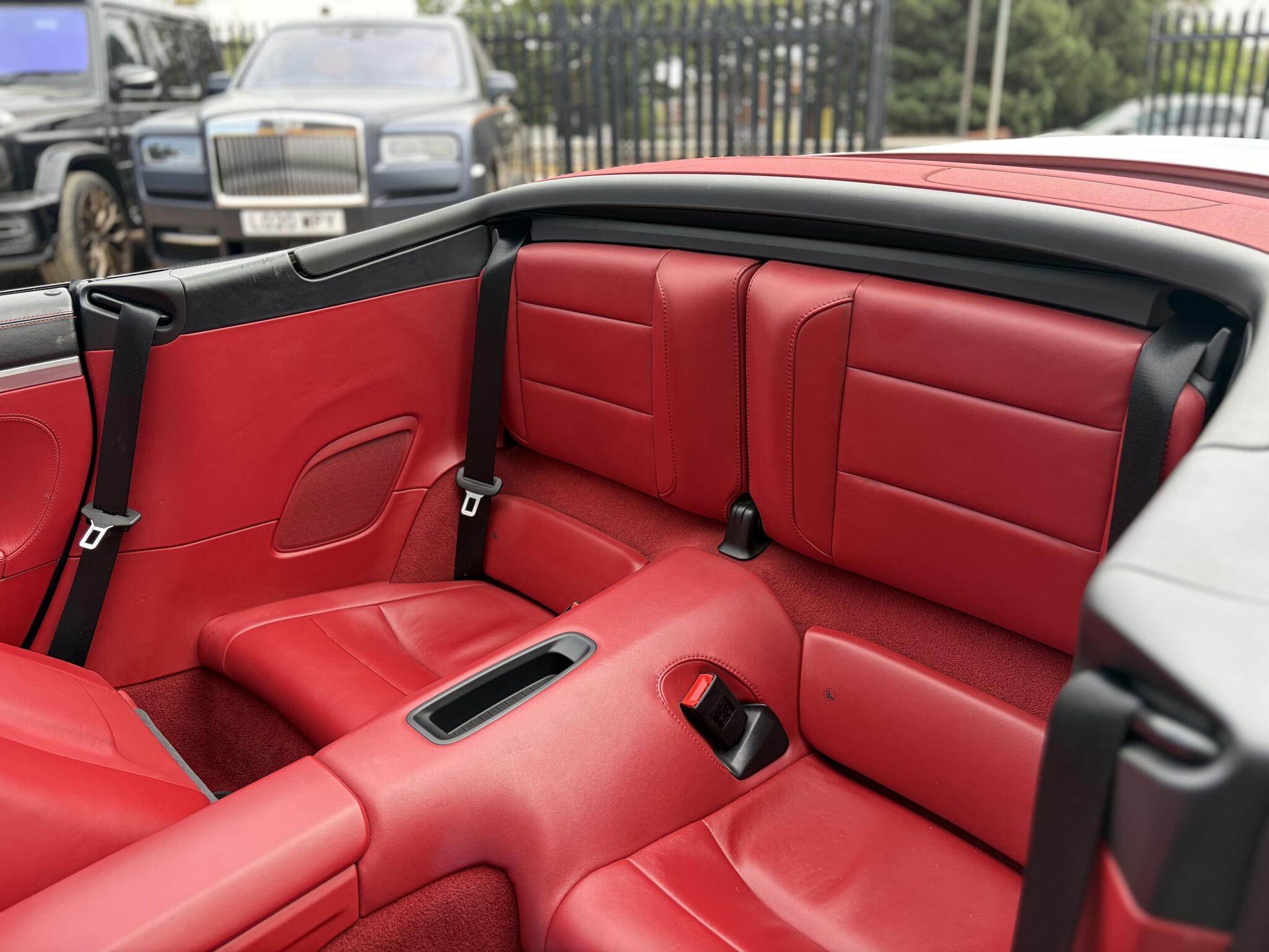 Porsche 911 view 31