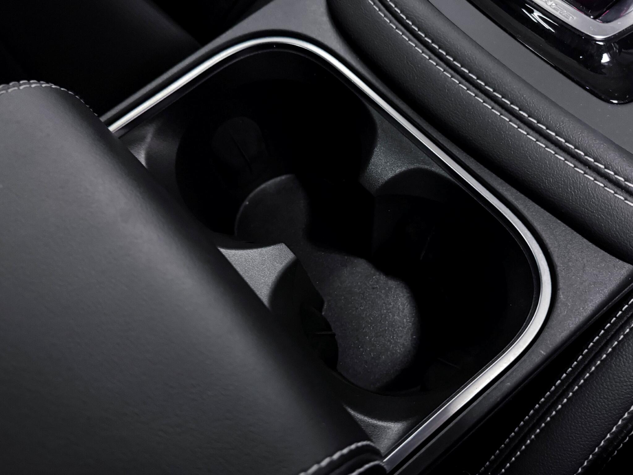Jaguar E-Pace view 34
