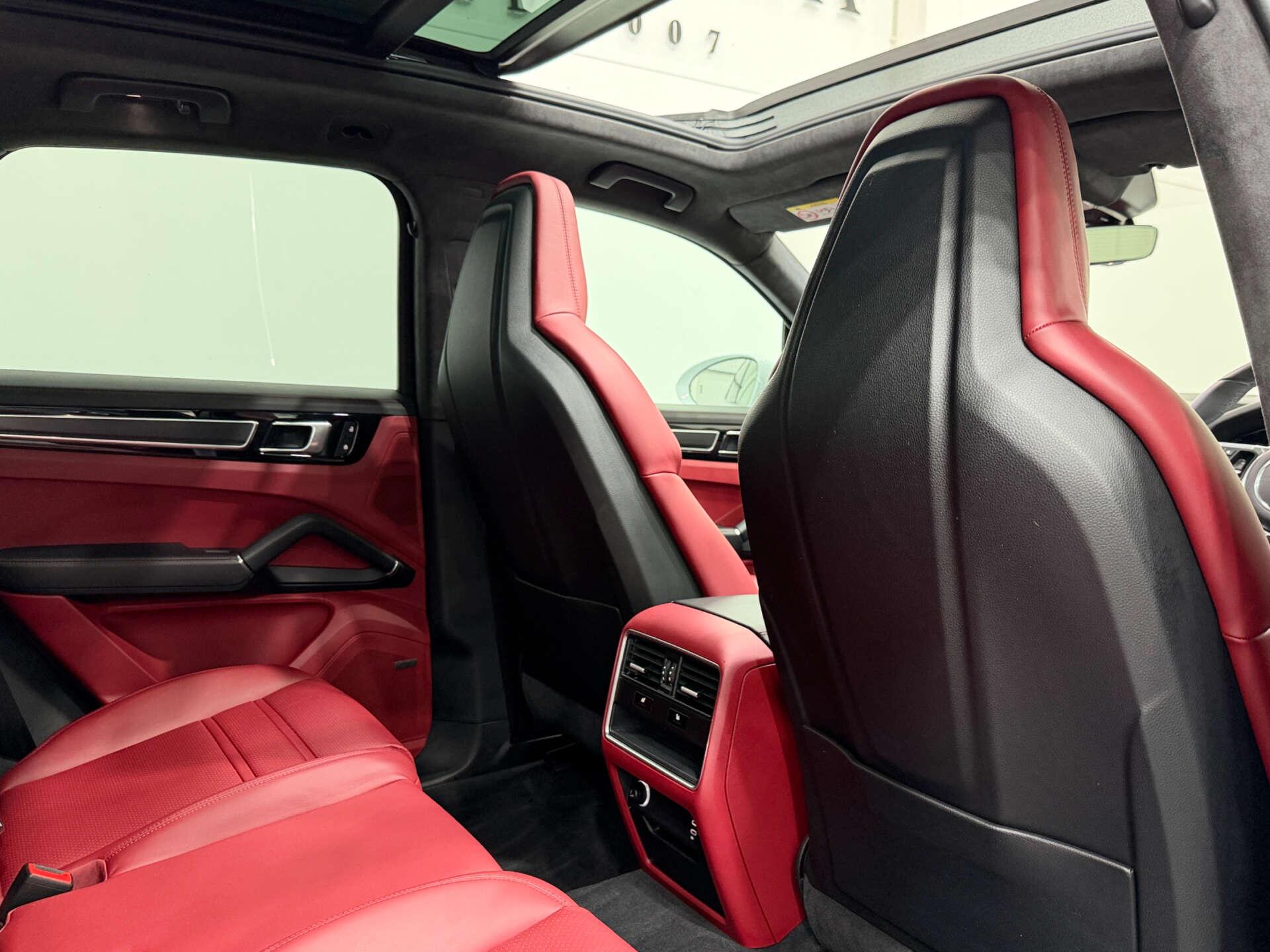 Porsche Cayenne view 15