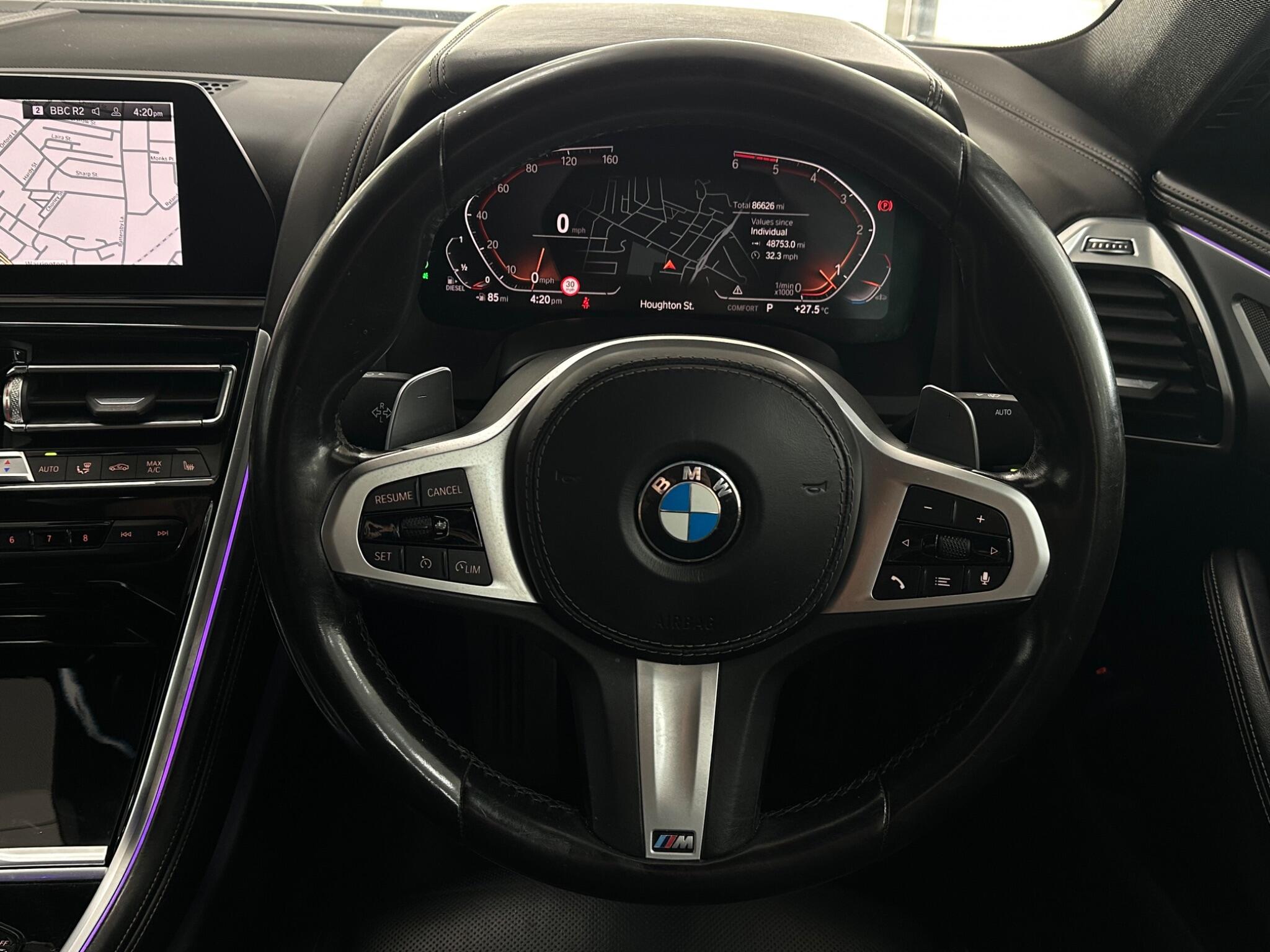BMW 8 Series view 18