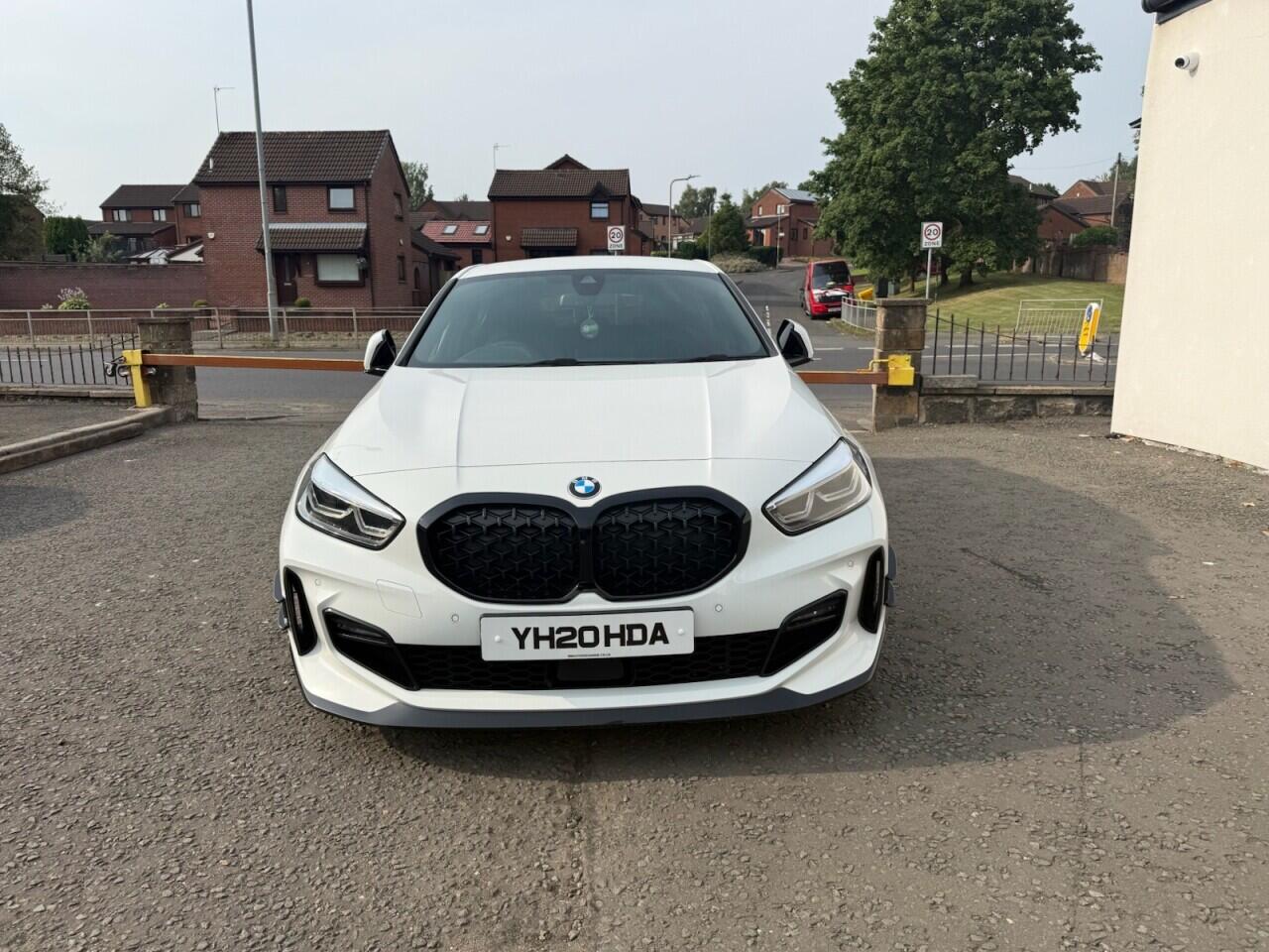 BMW 1 Series view 11