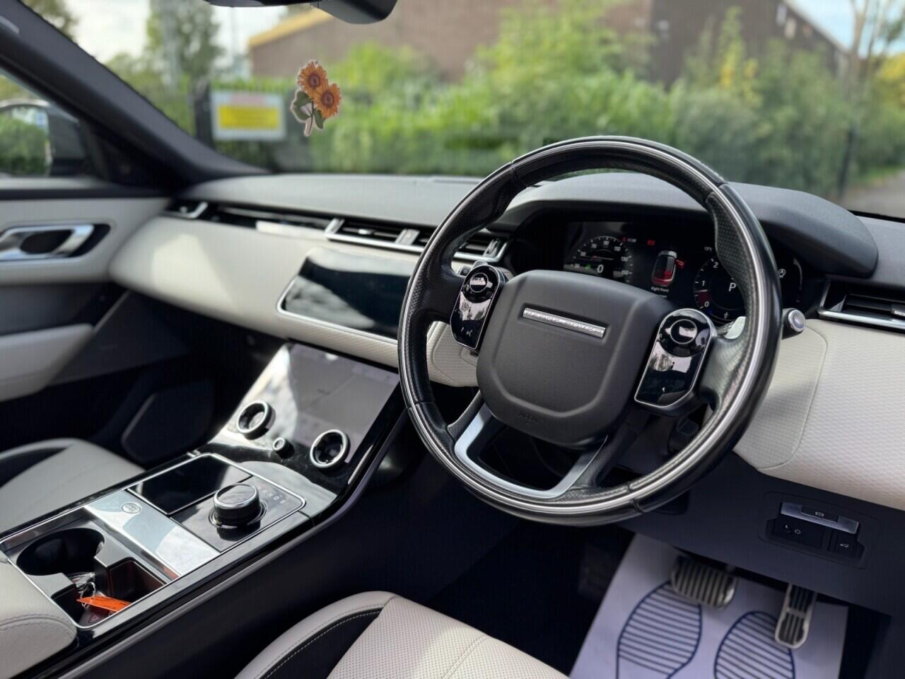 Land Rover Range Rover Velar view 11