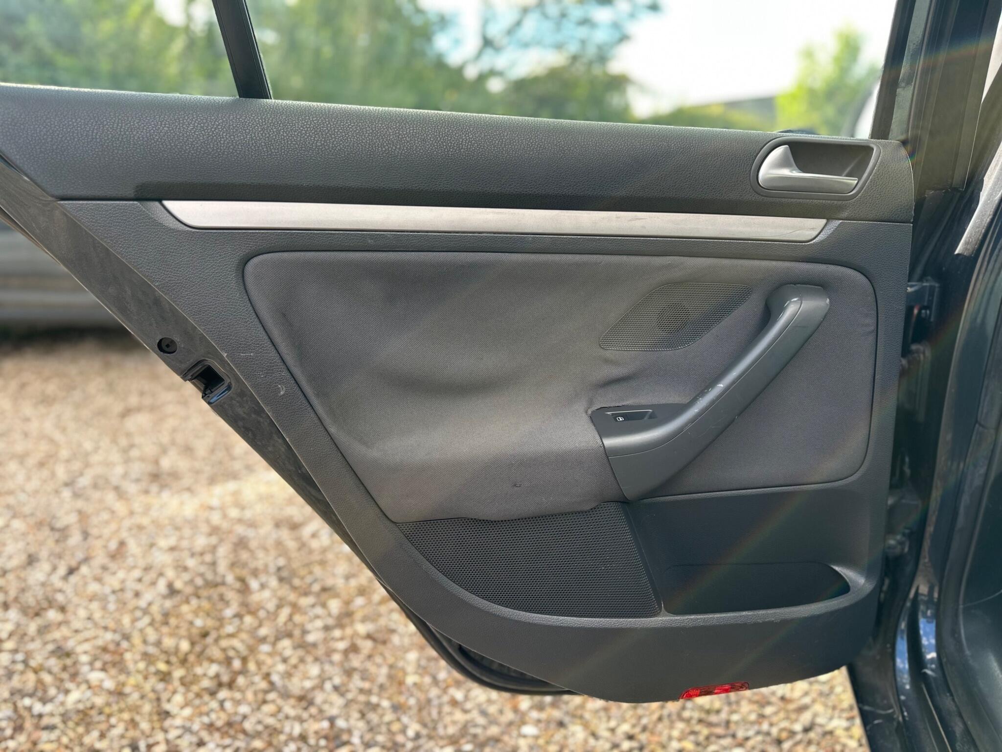 Volkswagen Golf view 44