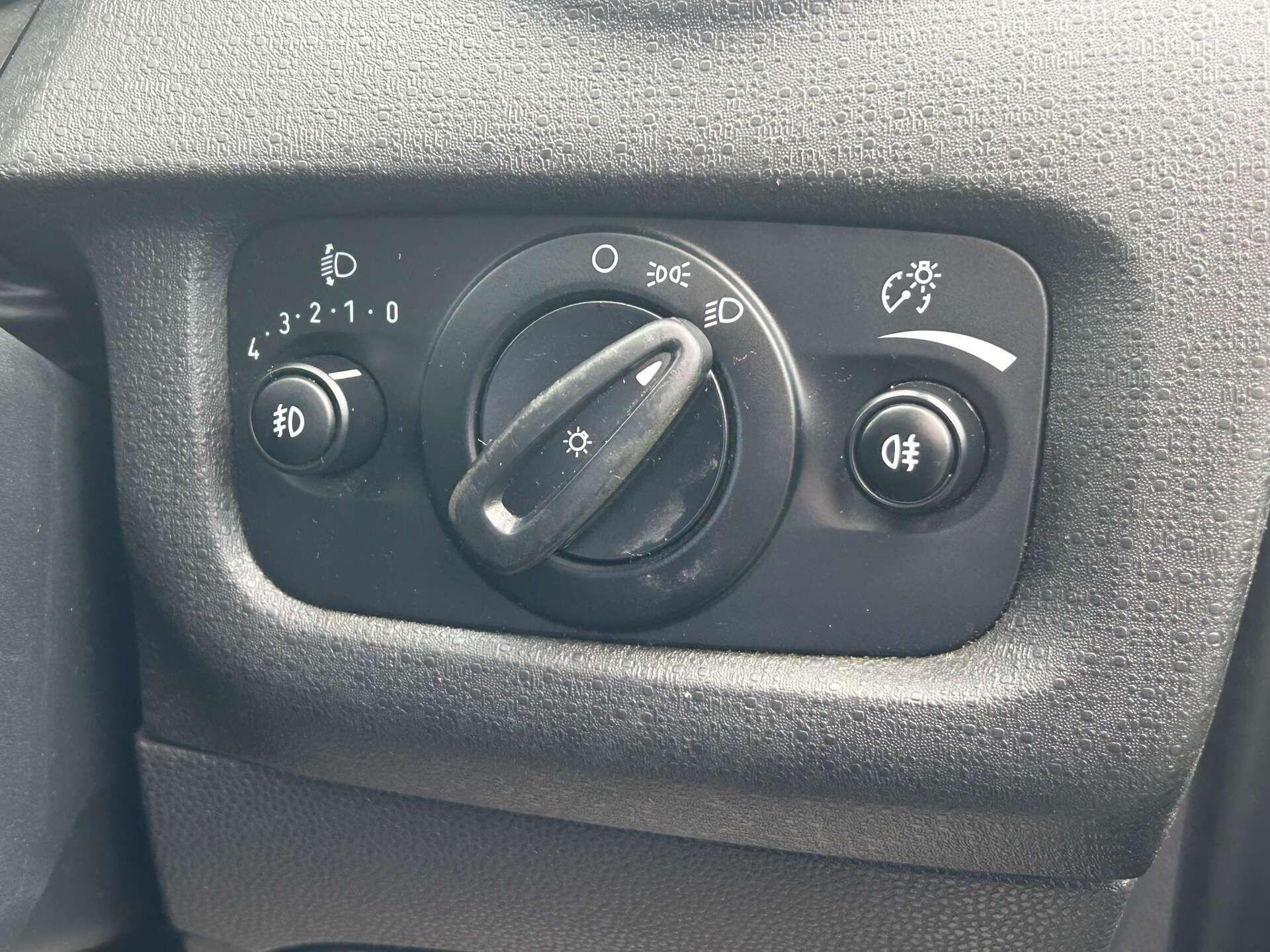 Ford Fiesta view 42