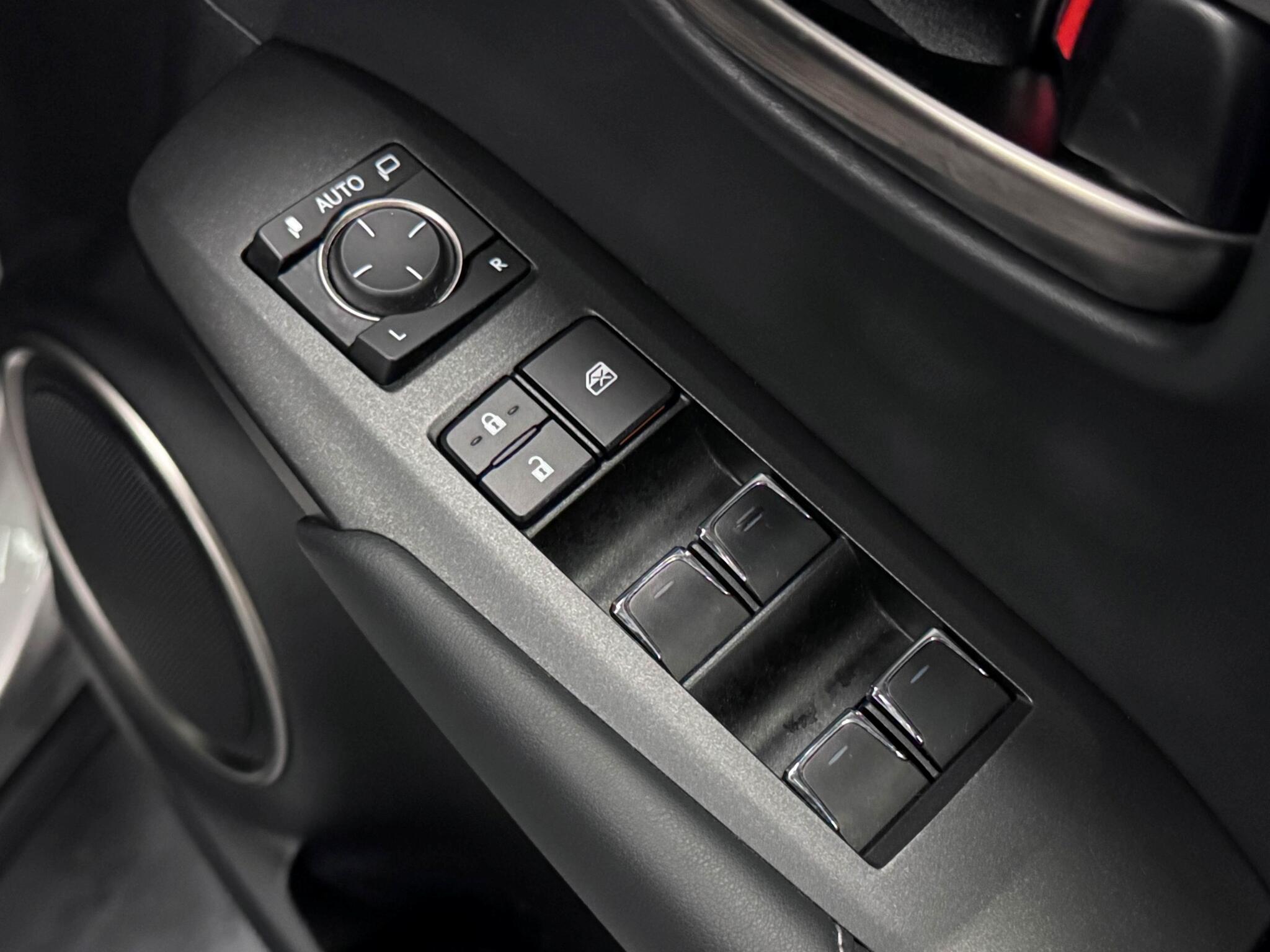 Lexus NX view 18