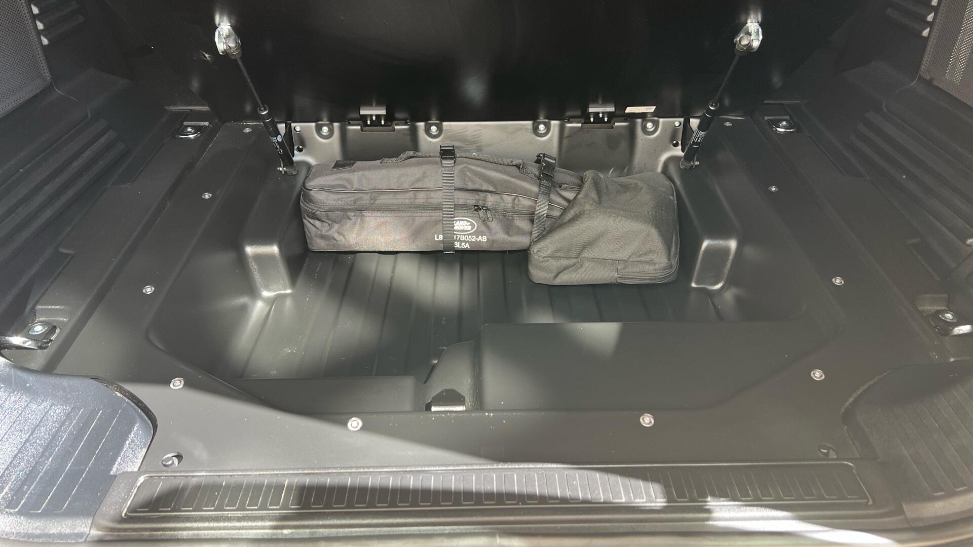 Land Rover Defender view 61
