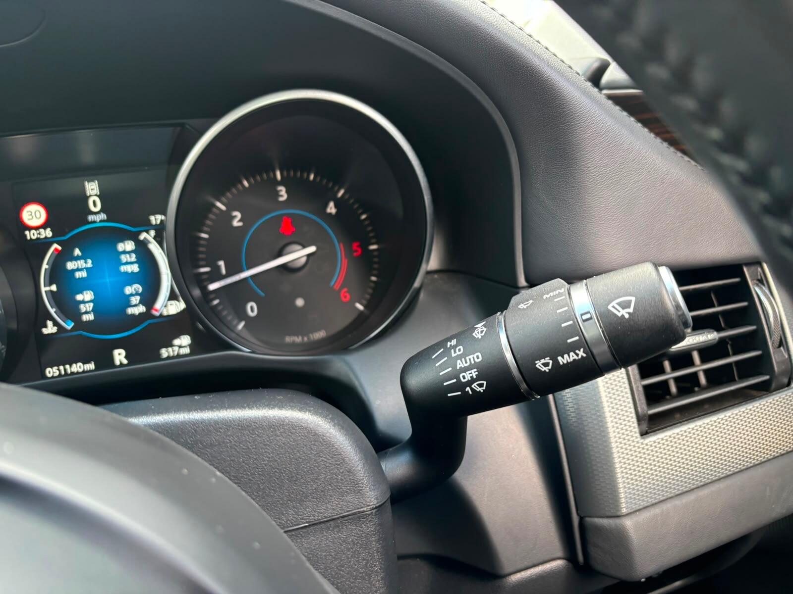 Jaguar XF view 23