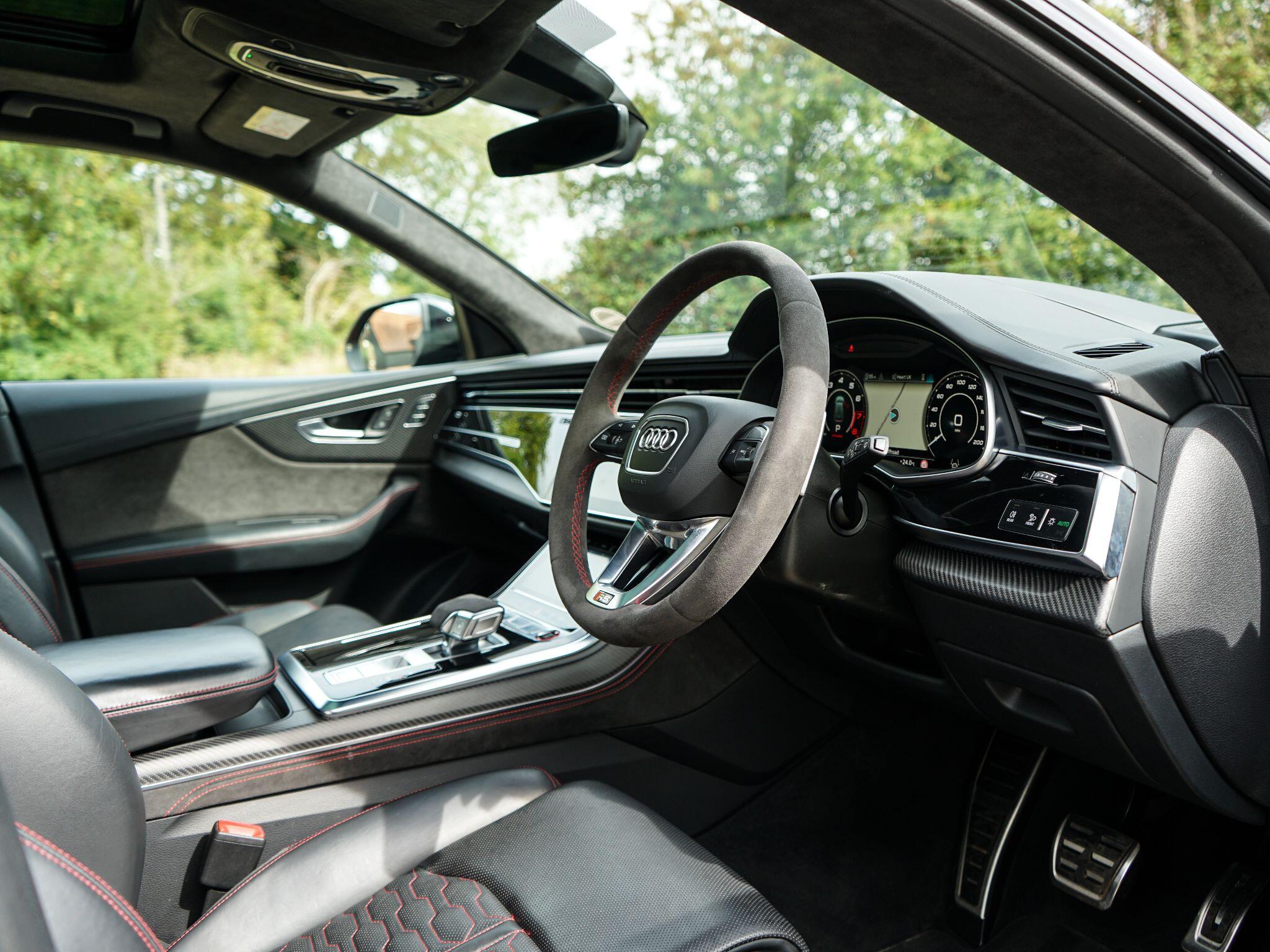 Audi RSQ8 view 24