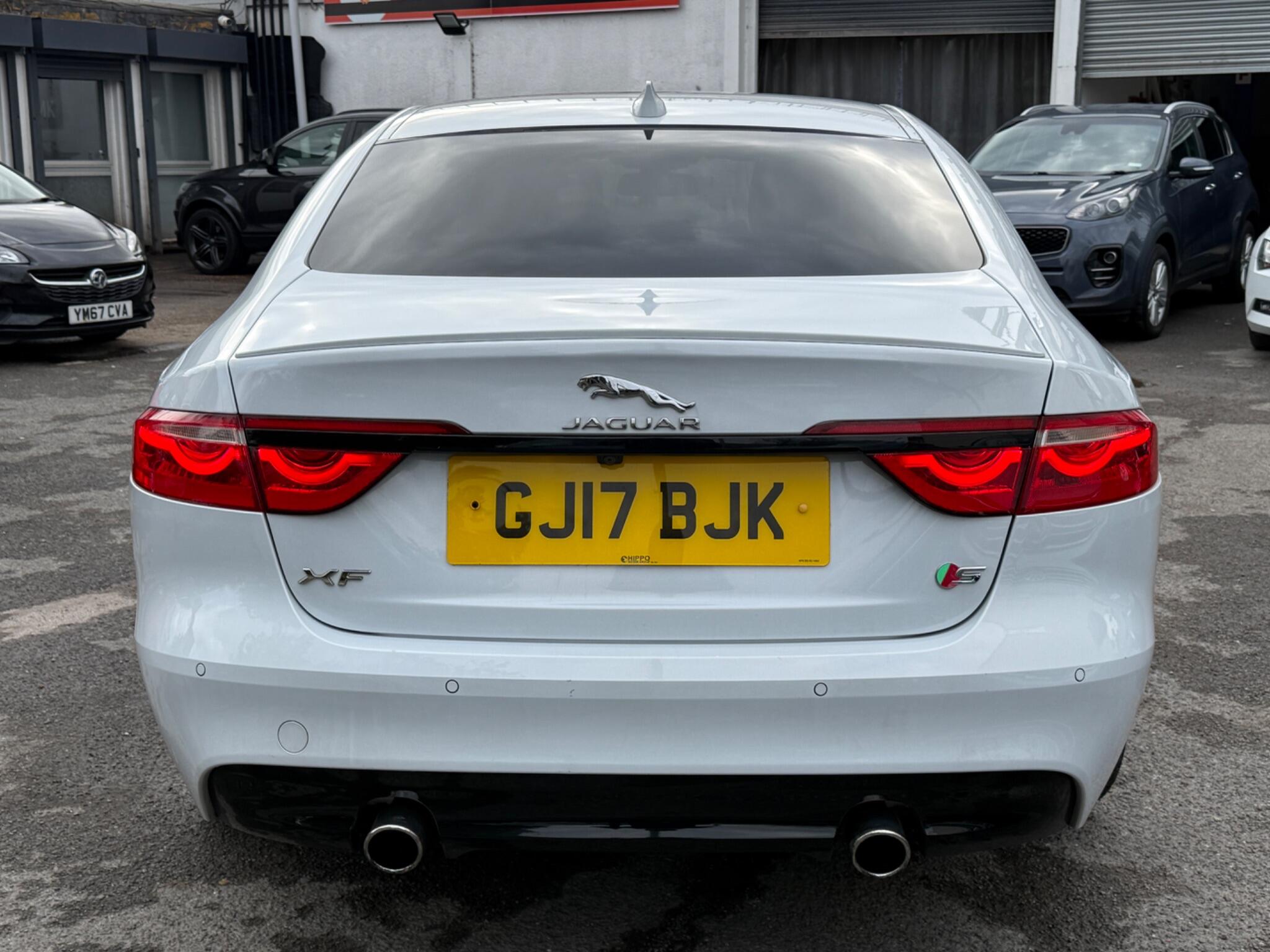 Jaguar XF - Image 13