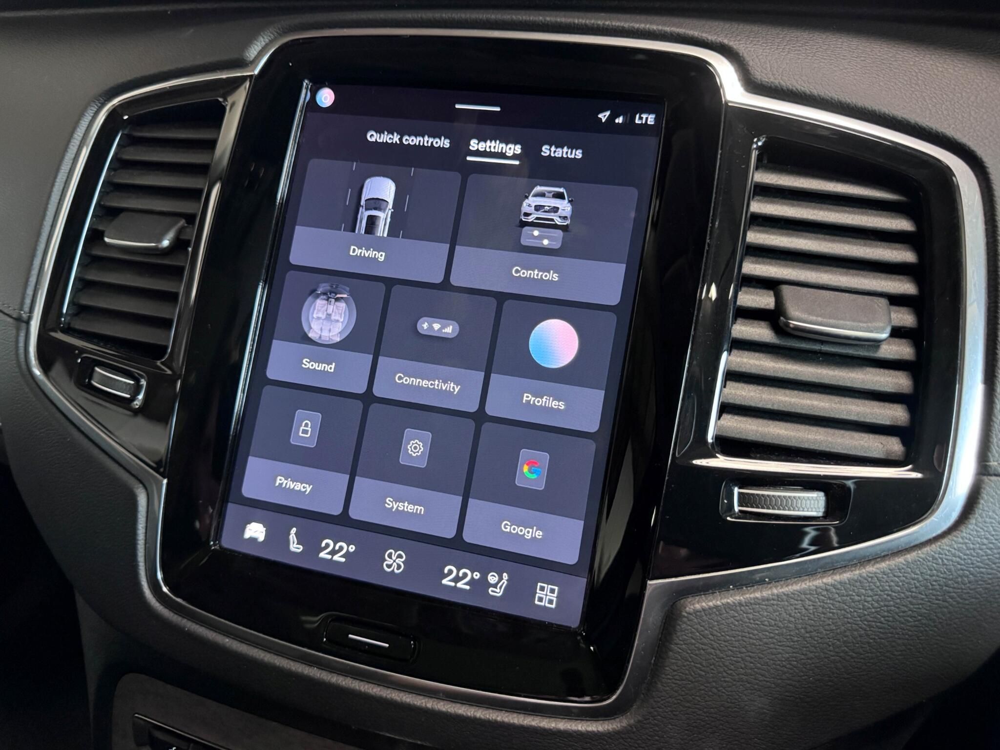 Volvo XC90 view 50