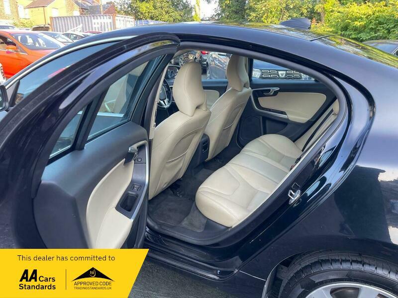 2015 Volvo S60 image 42