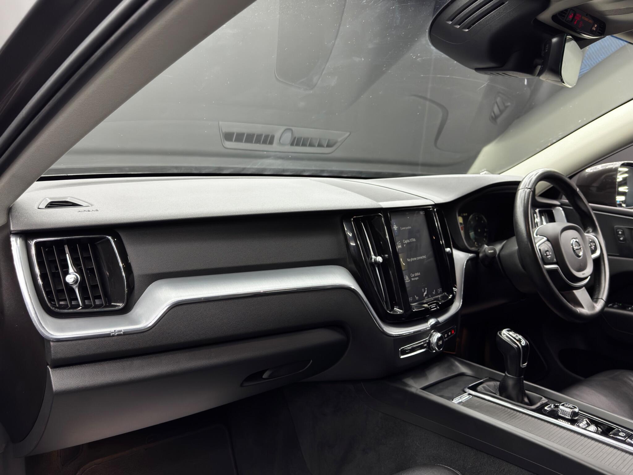 Volvo XC60 view 11