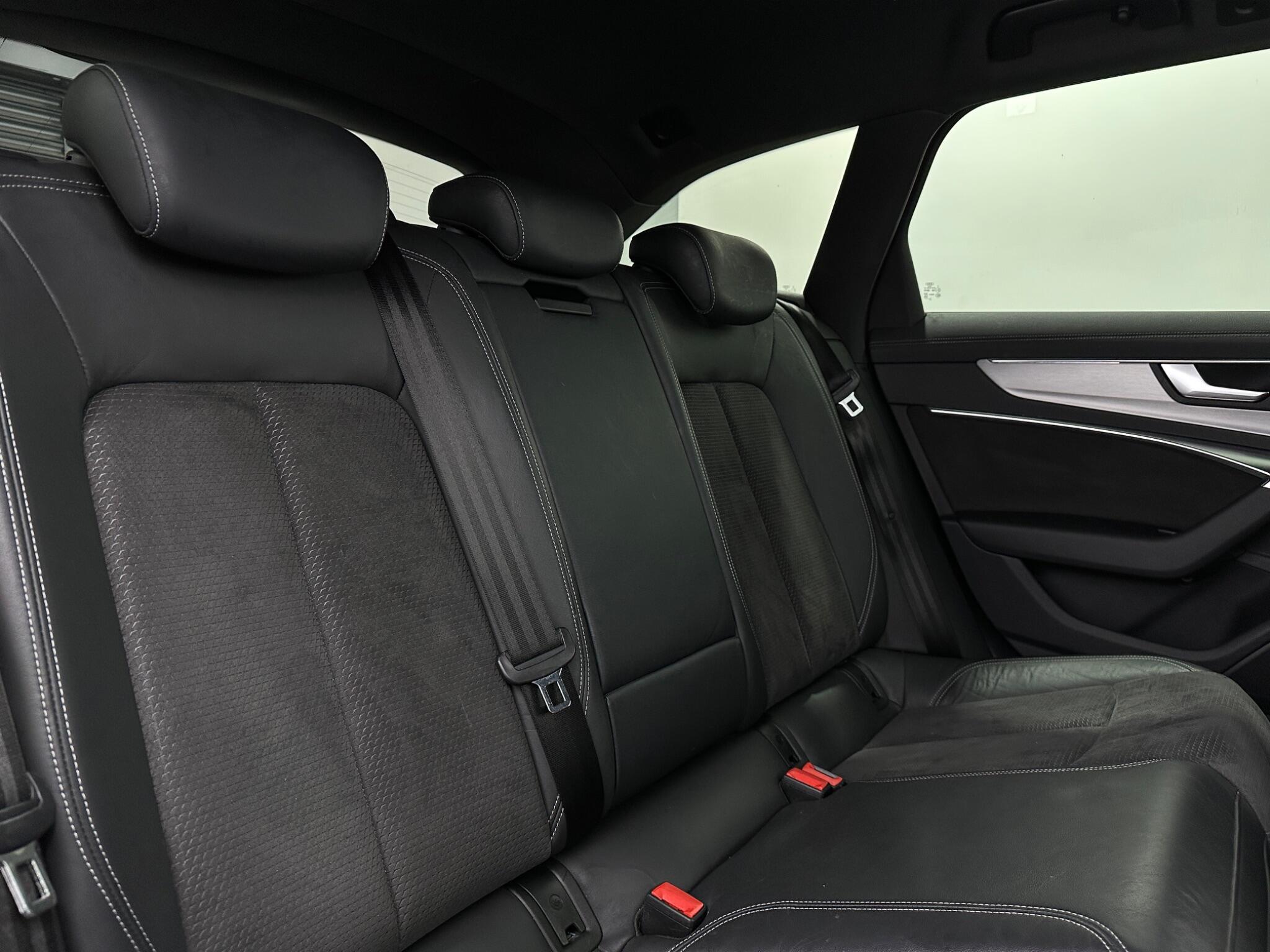 Audi A6 view 42