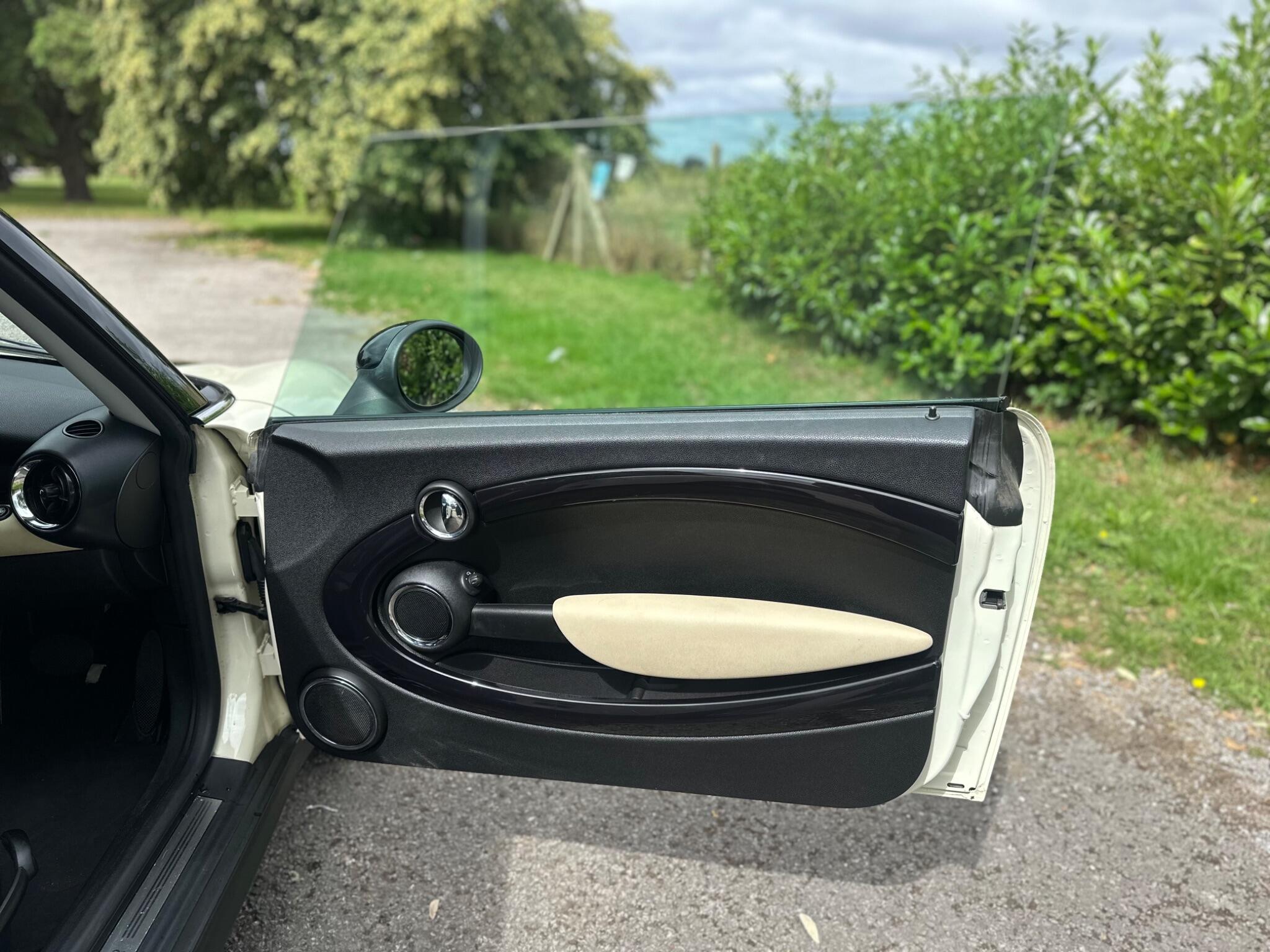 Mini Hatch view 38