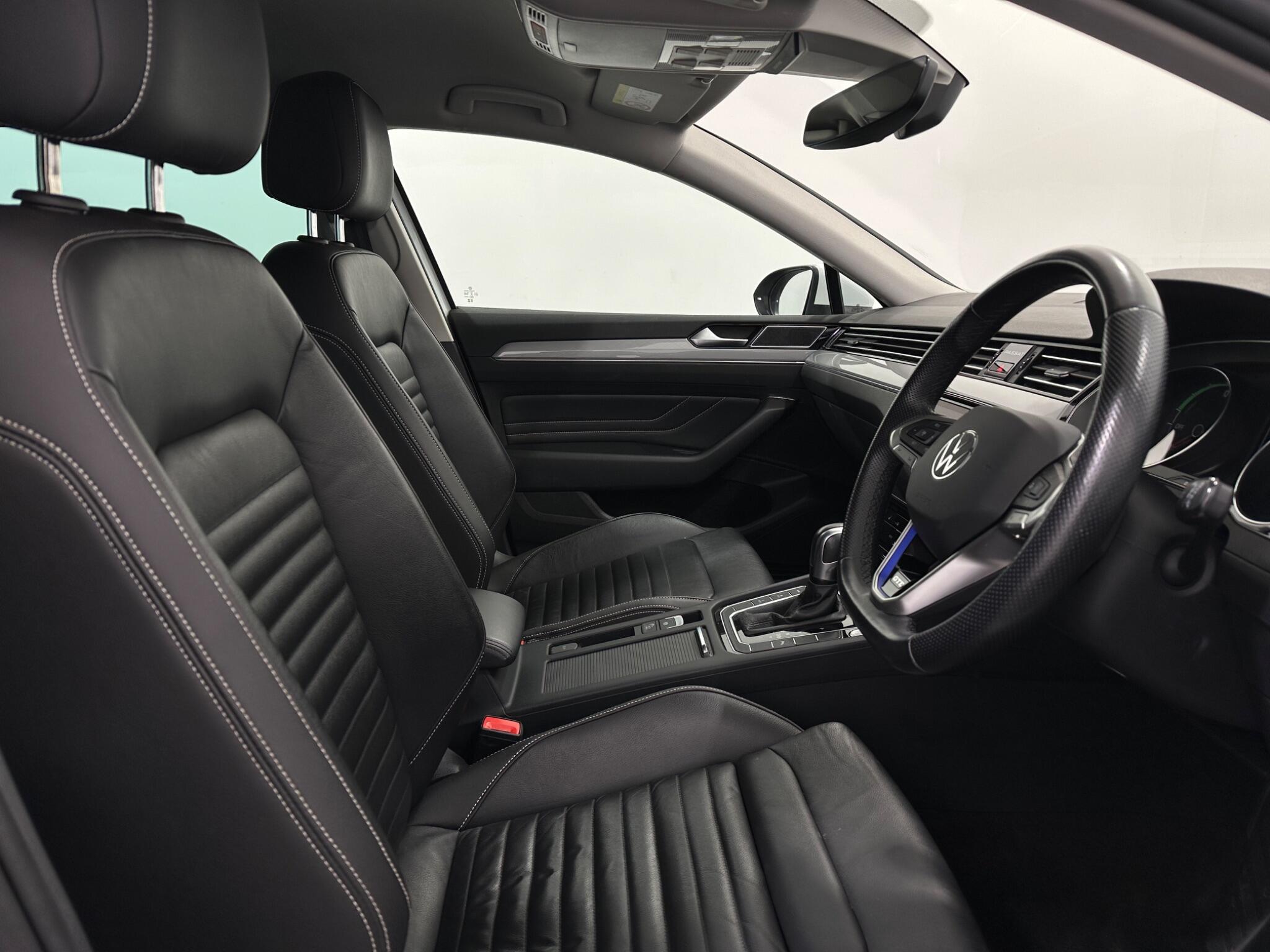 Volkswagen Passat view 32