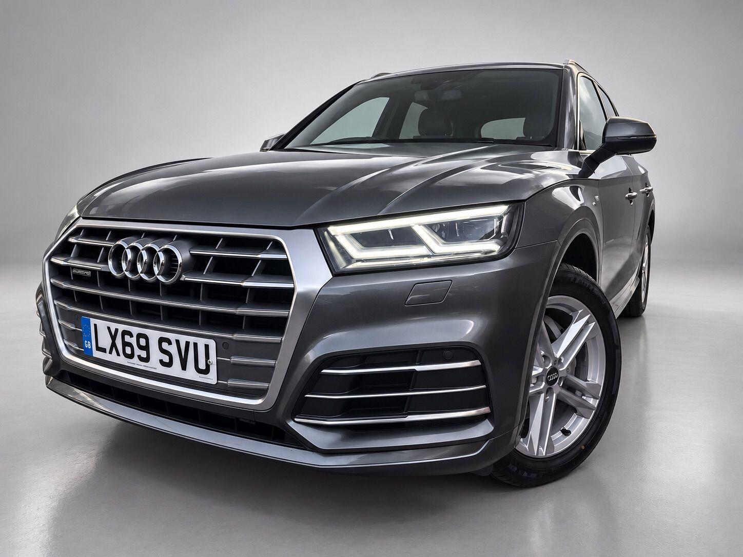 Audi Q5 view 8