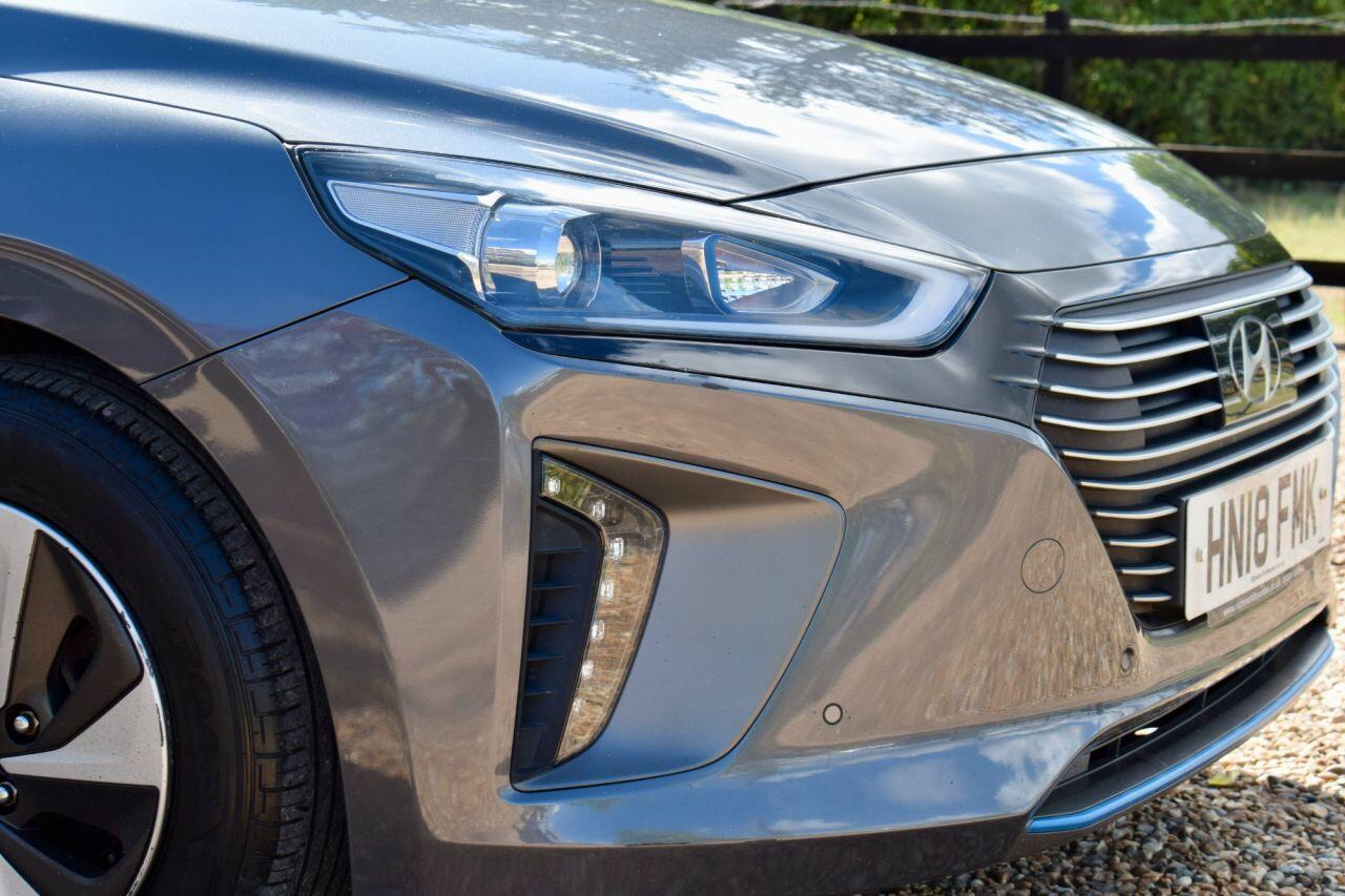 Hyundai Ioniq view 16