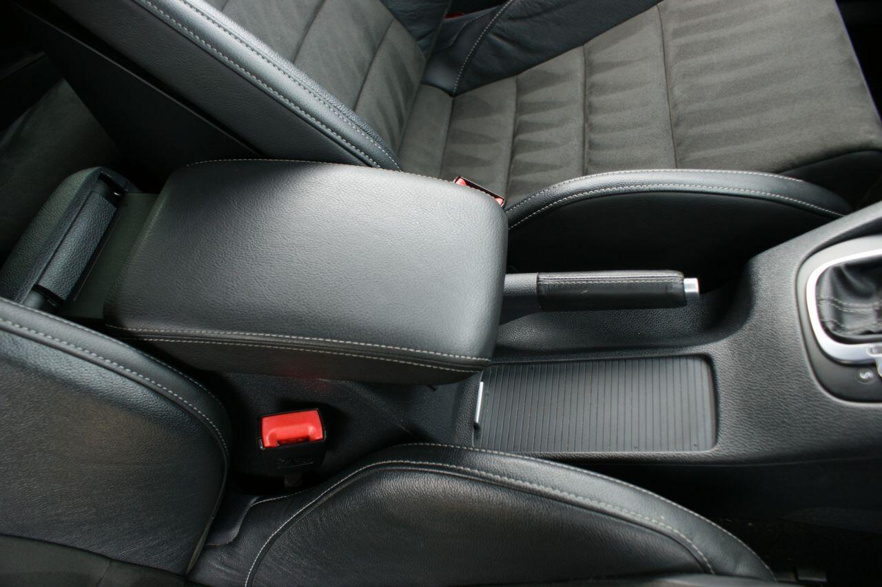 Volkswagen Scirocco view 49