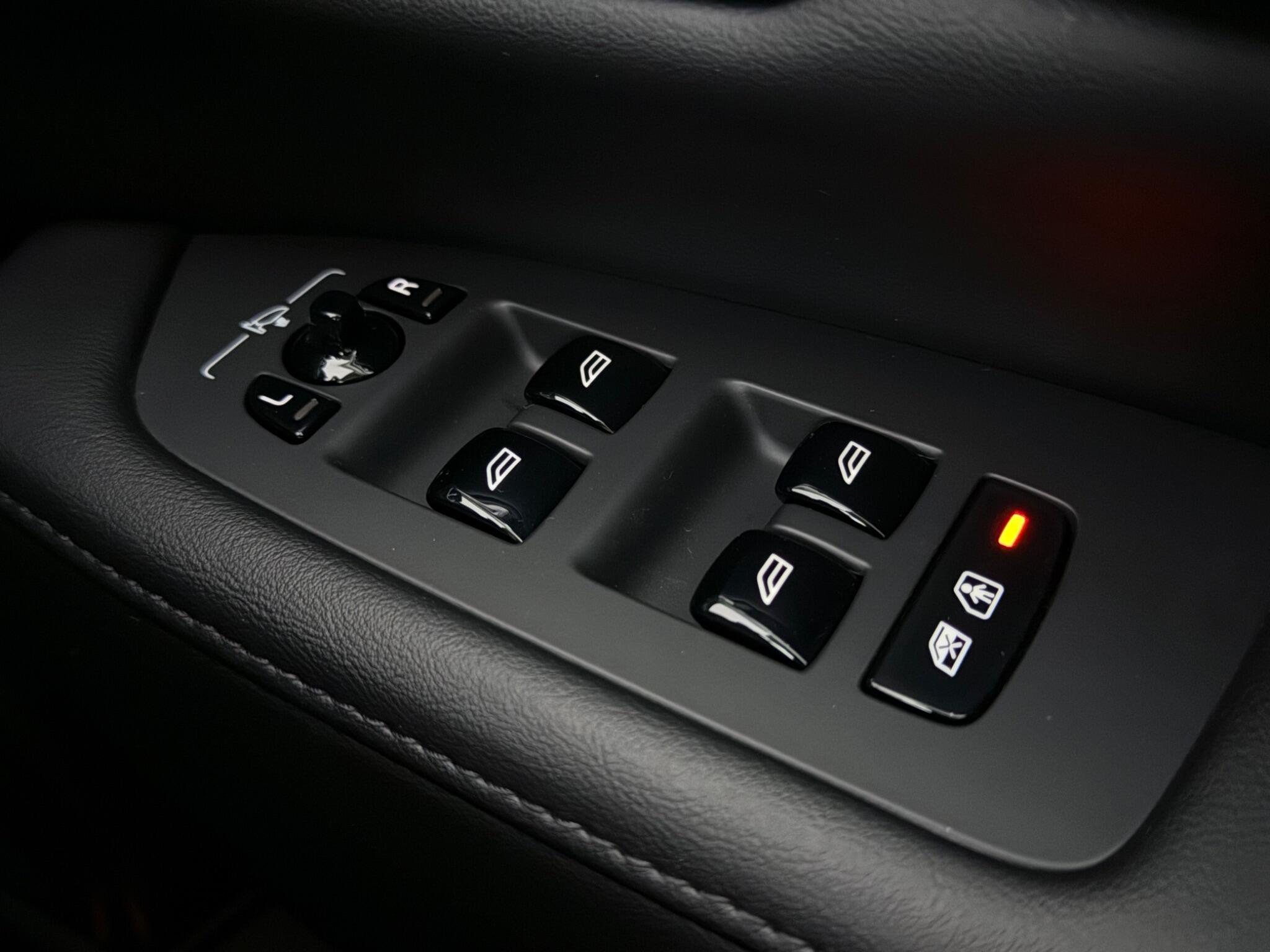 Volvo S90 view 22