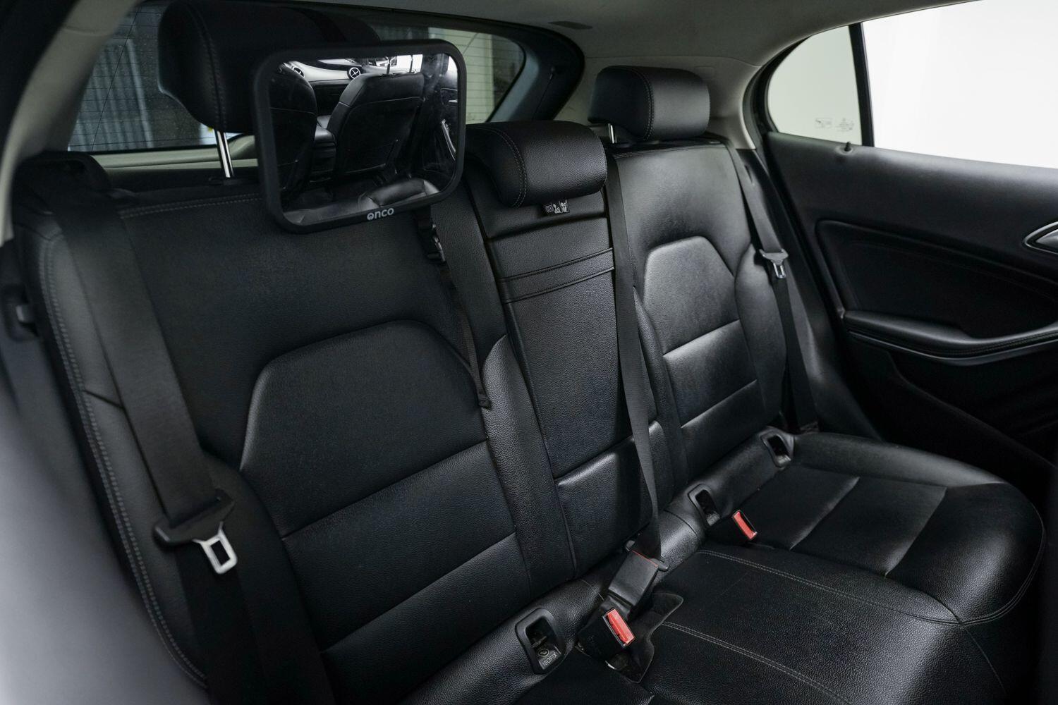 Mercedes-Benz Gla view 13
