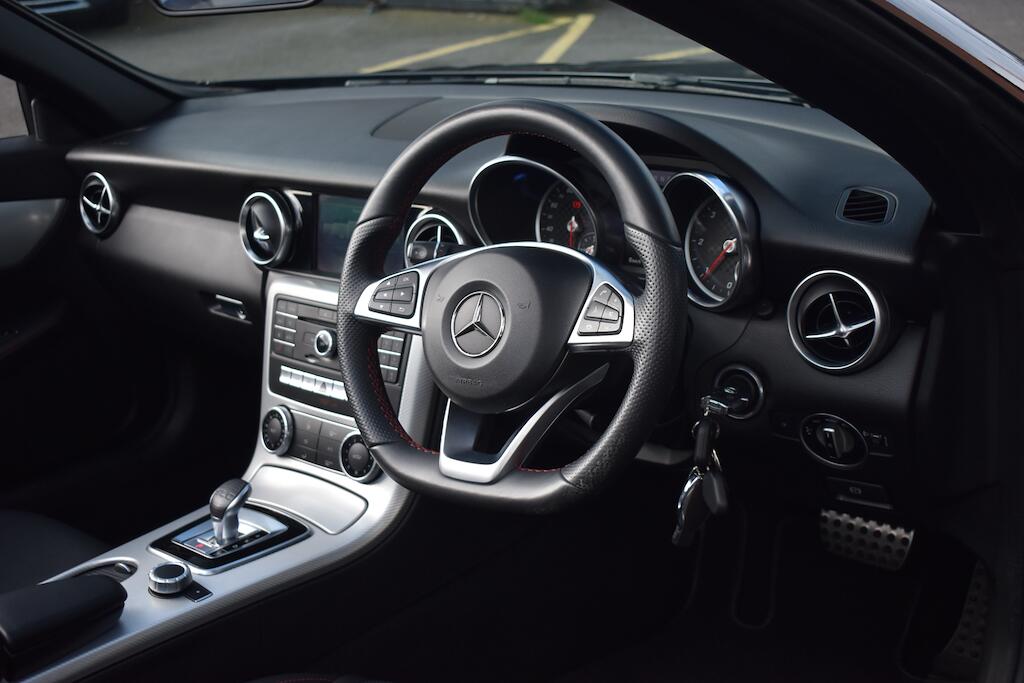 Mercedes-Benz SLC view 26