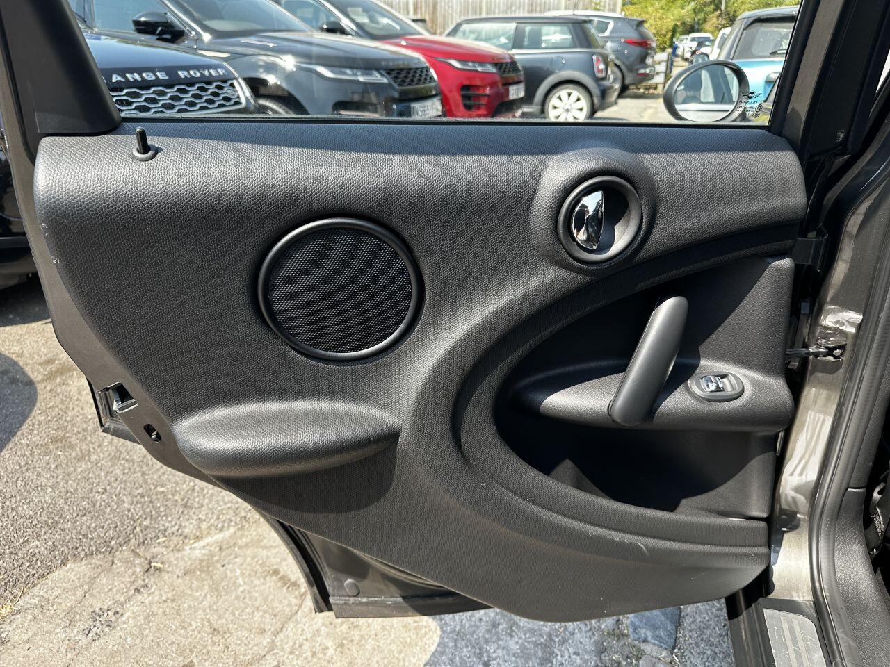 Mini Countryman view 20