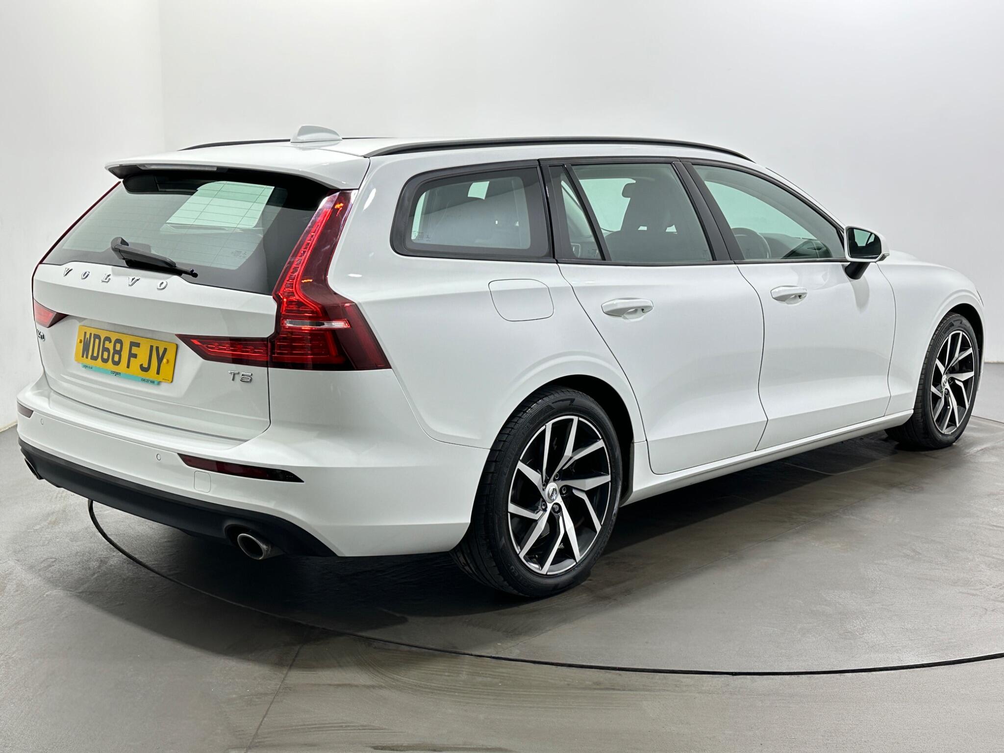 Volvo V60 view 8
