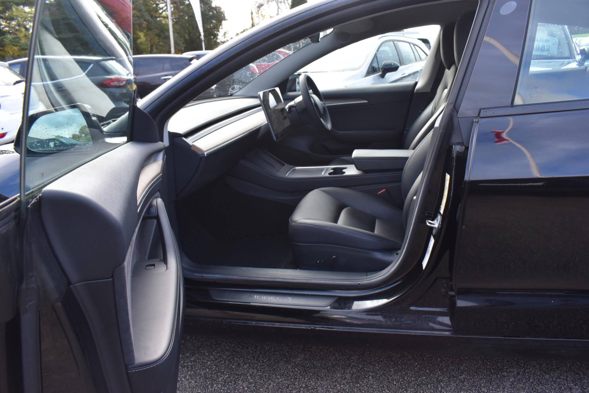Model 3 - Standard Range Plus Auto RWD 4dr - Image 4