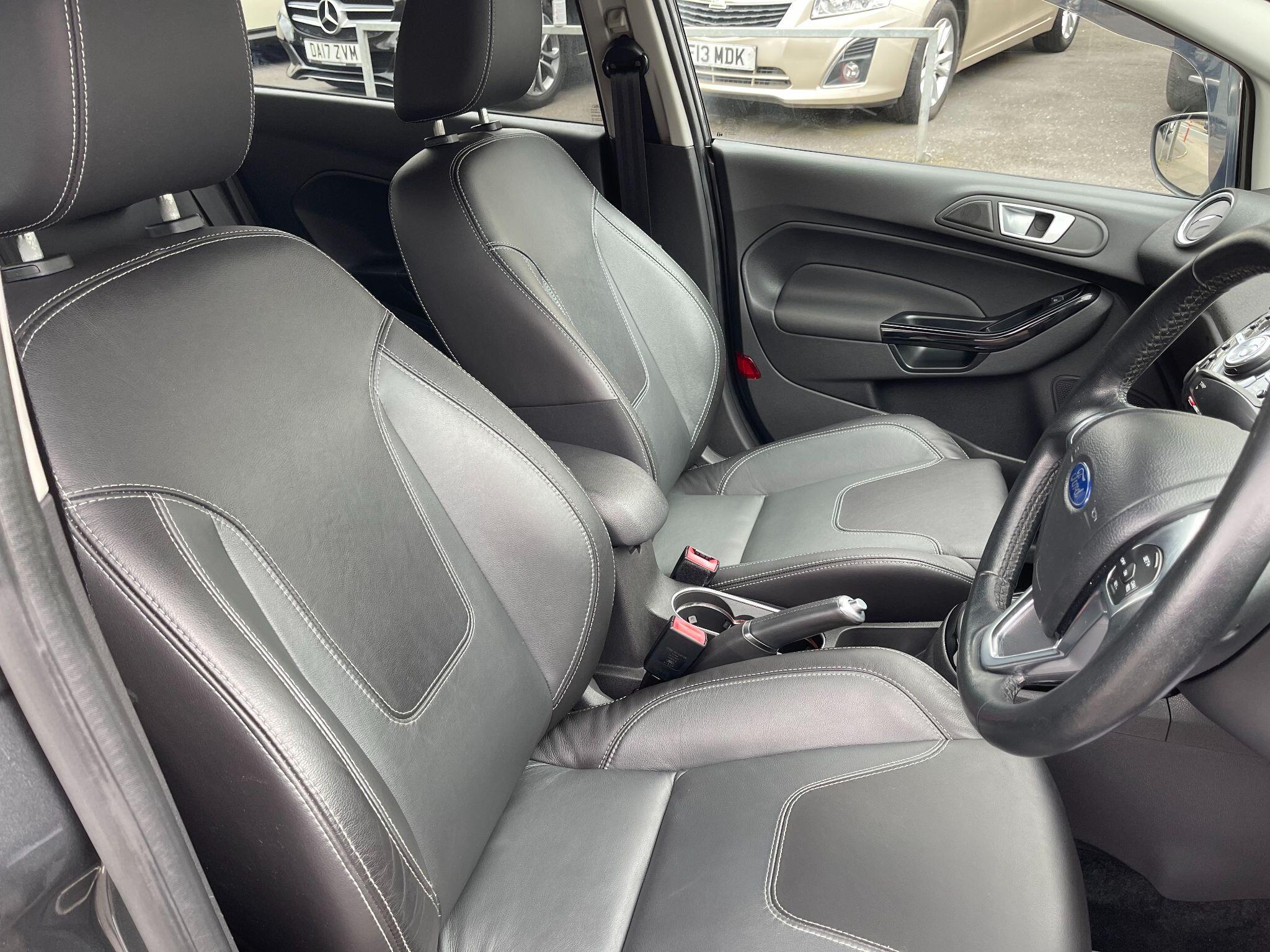 Ford Fiesta view 29