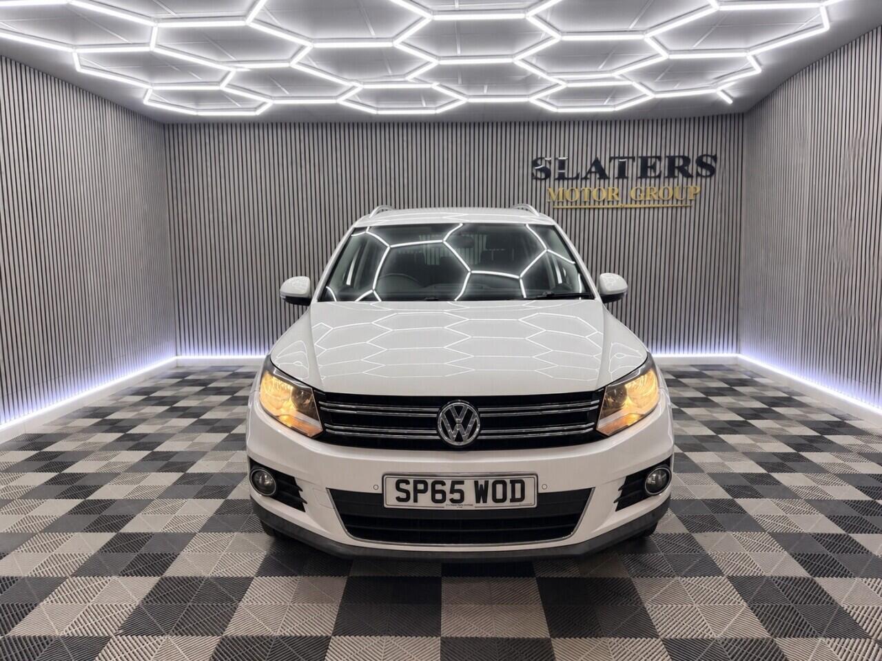 Volkswagen Tiguan view 2