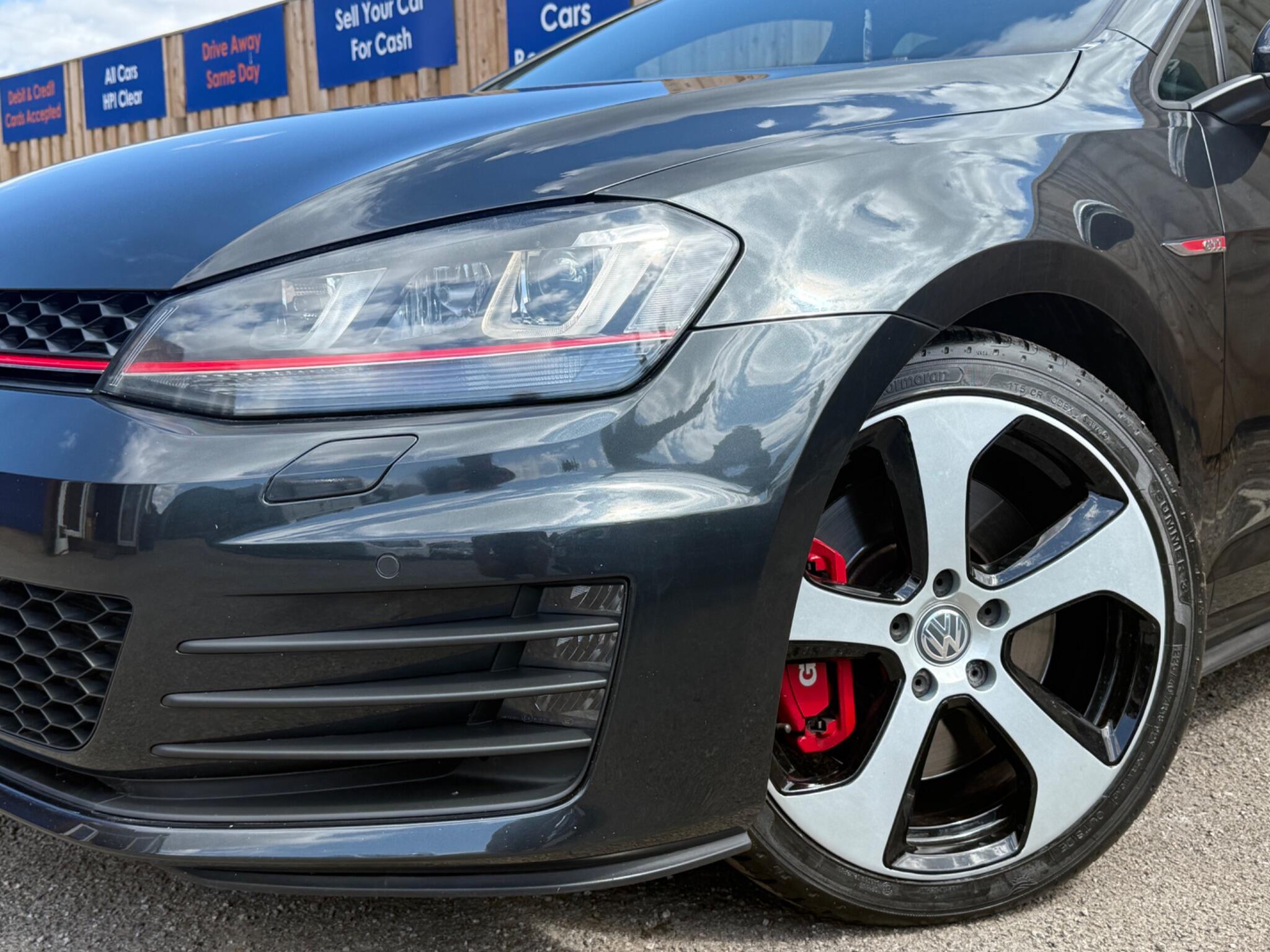 Volkswagen Golf view 14