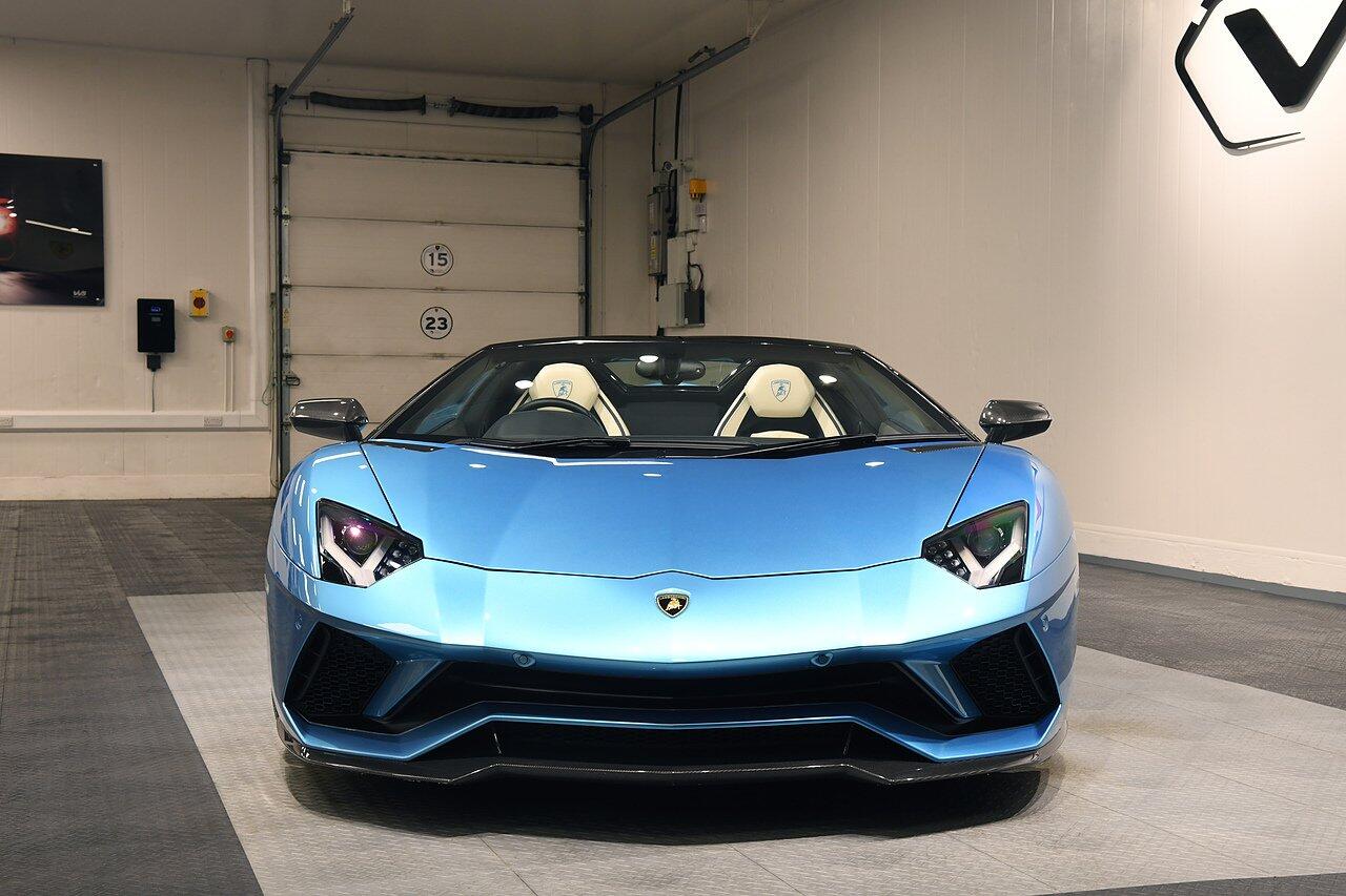 Lamborghini Aventador view 35
