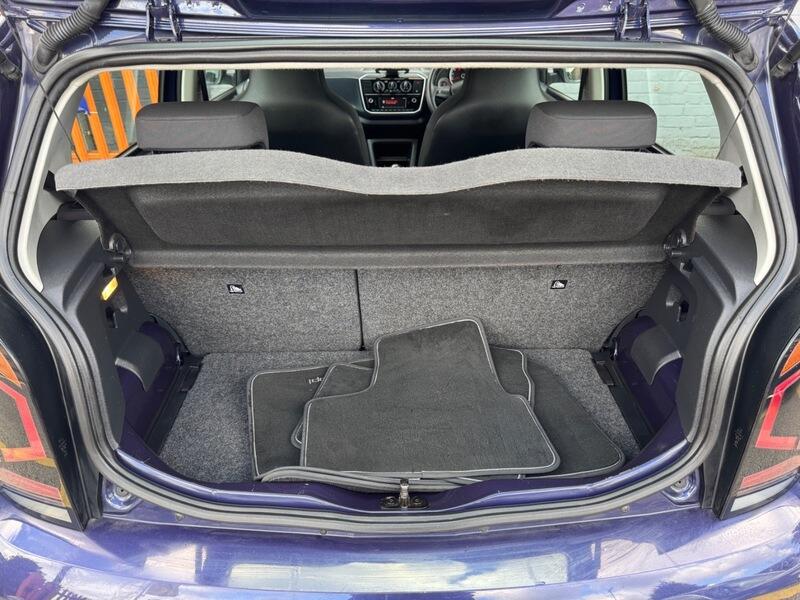 Volkswagen Up! view 33