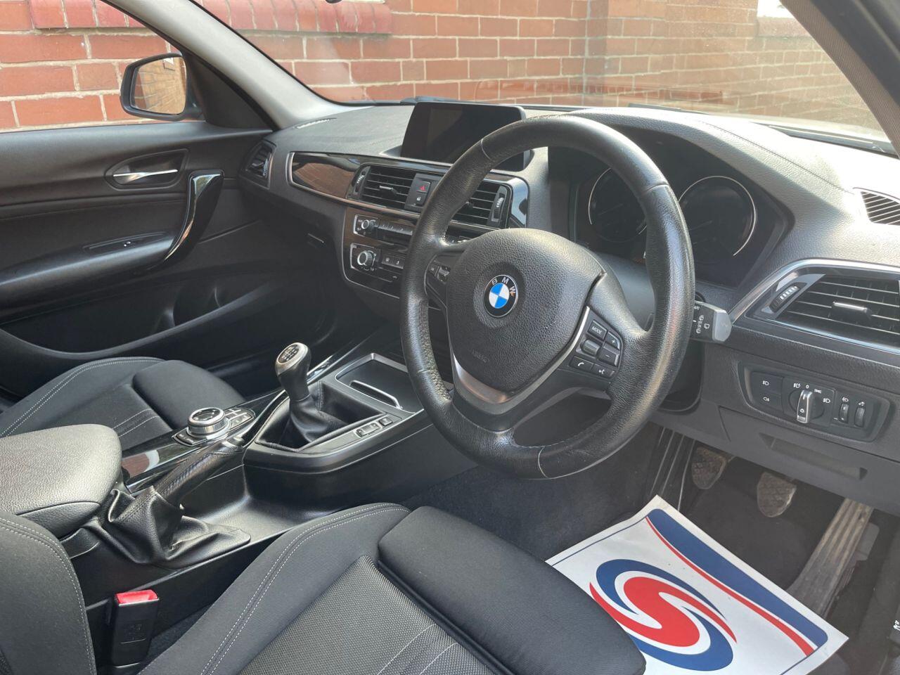 BMW 1 Series view 3