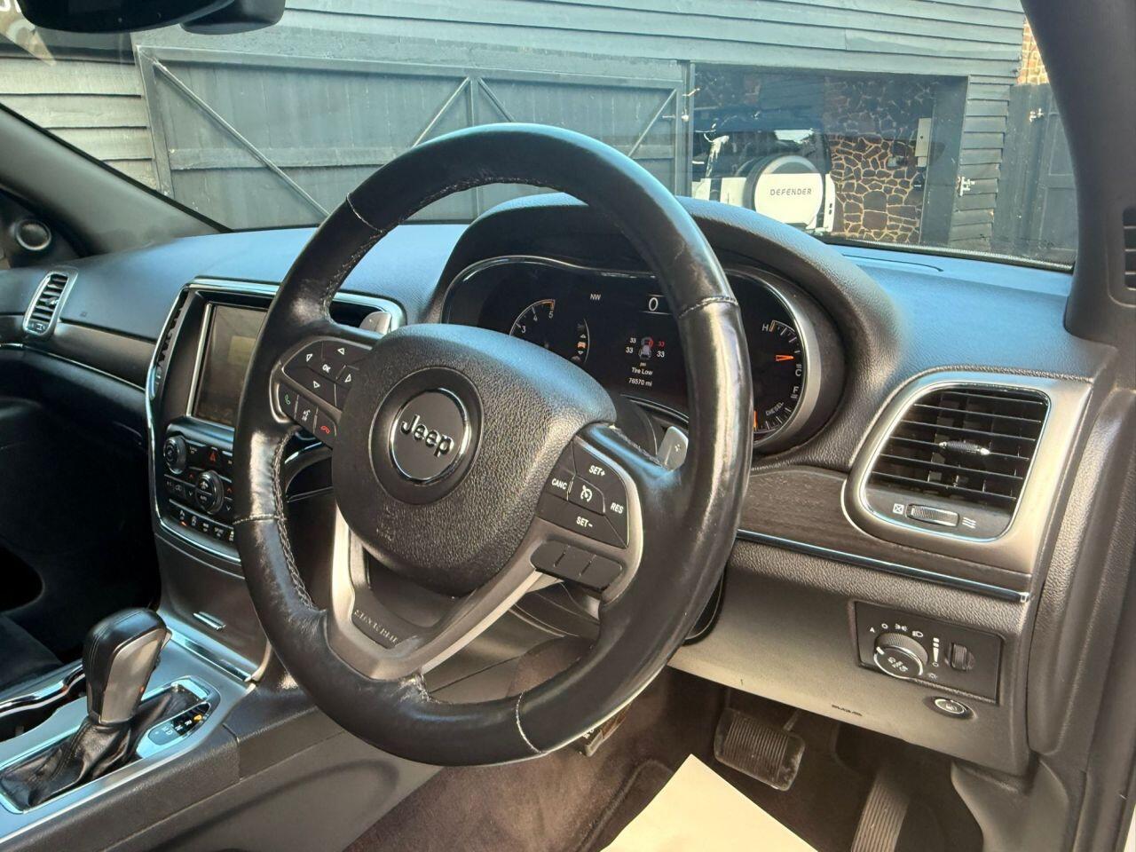 Jeep Grand Cherokee view 11