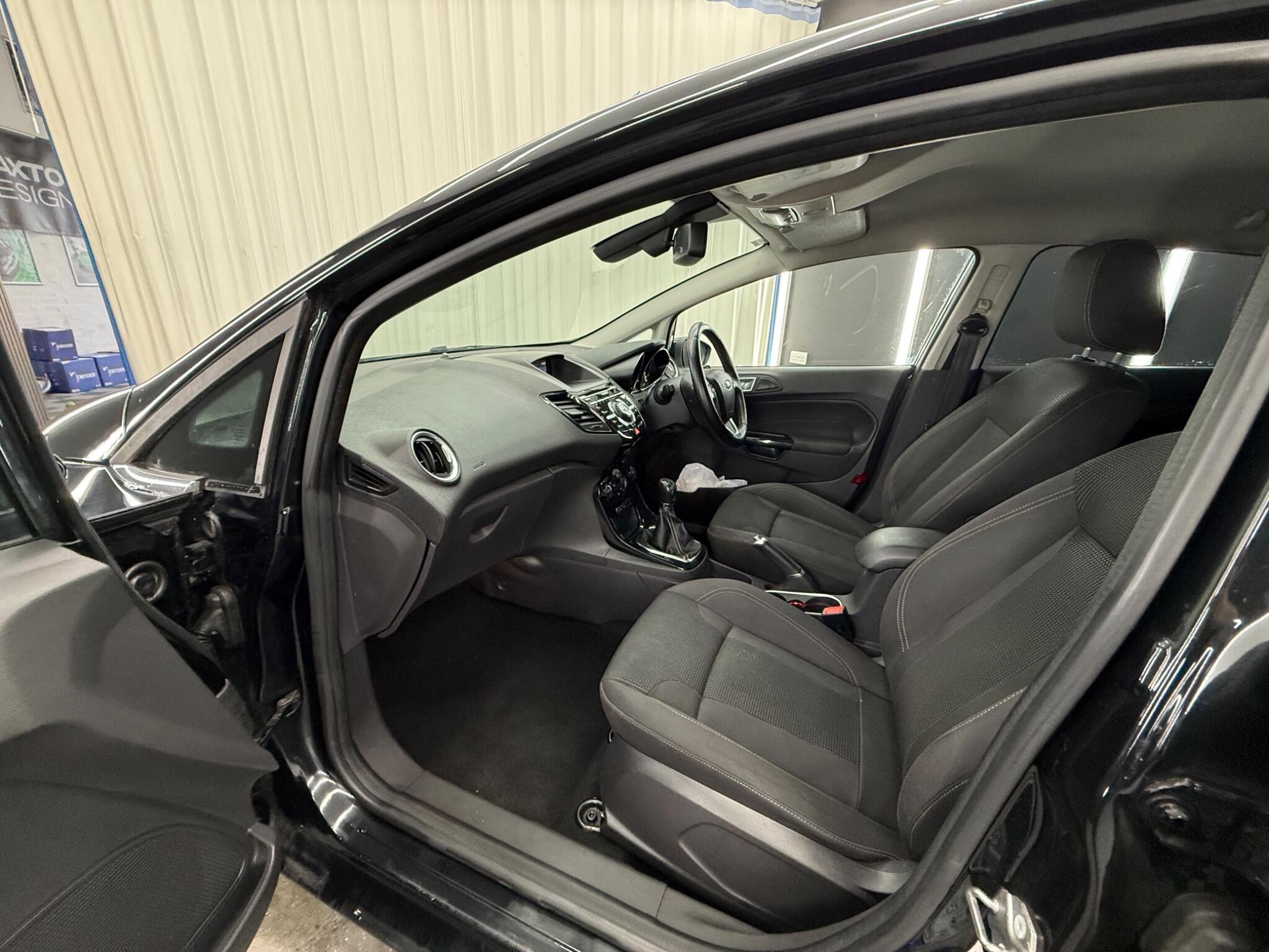 Ford Fiesta view 25
