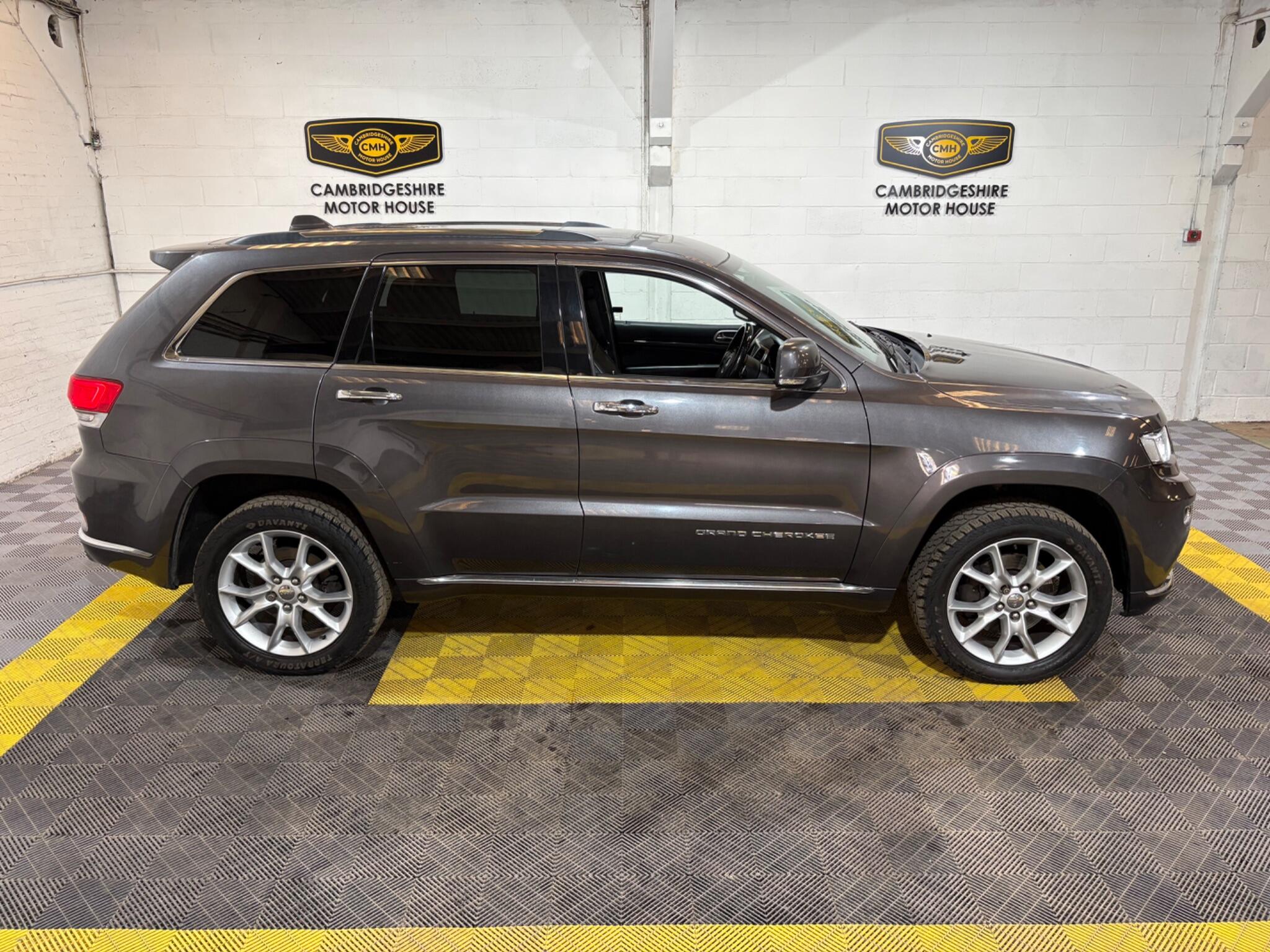 Jeep Grand Cherokee view 44
