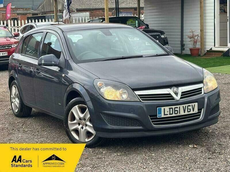 2011 Vauxhall Astra 1.6 16v Active Euro 5 5dr • 145,000 miles image 1