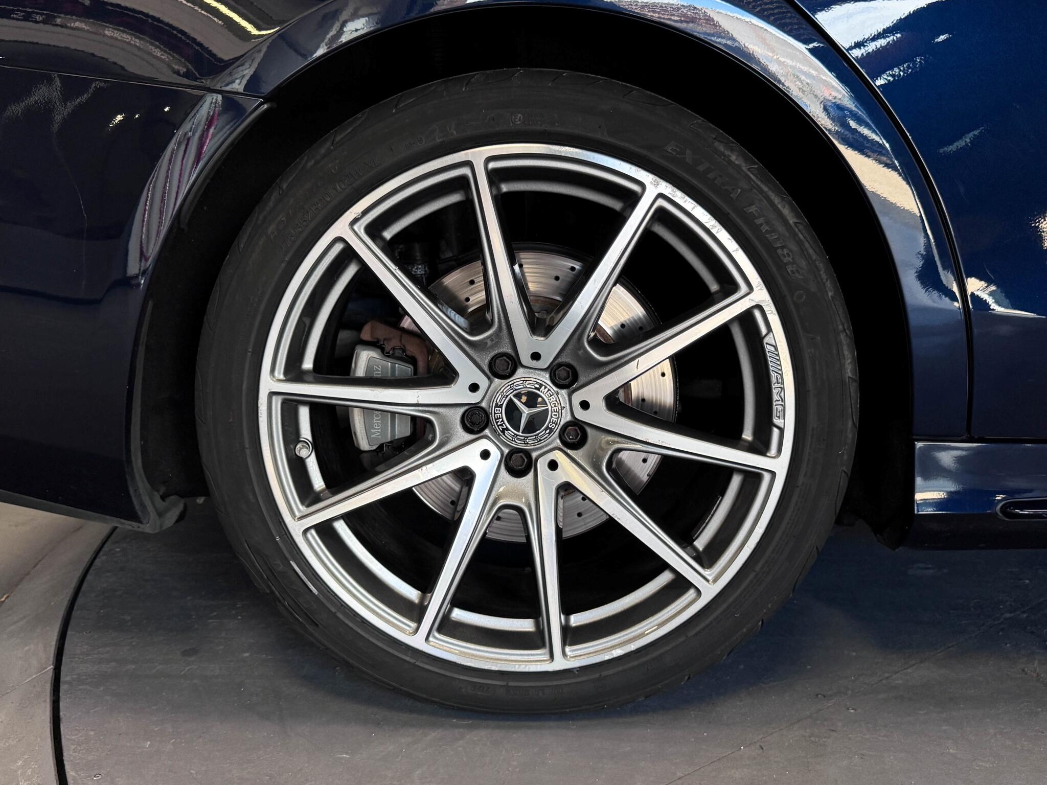 Mercedes-Benz S Class view 71