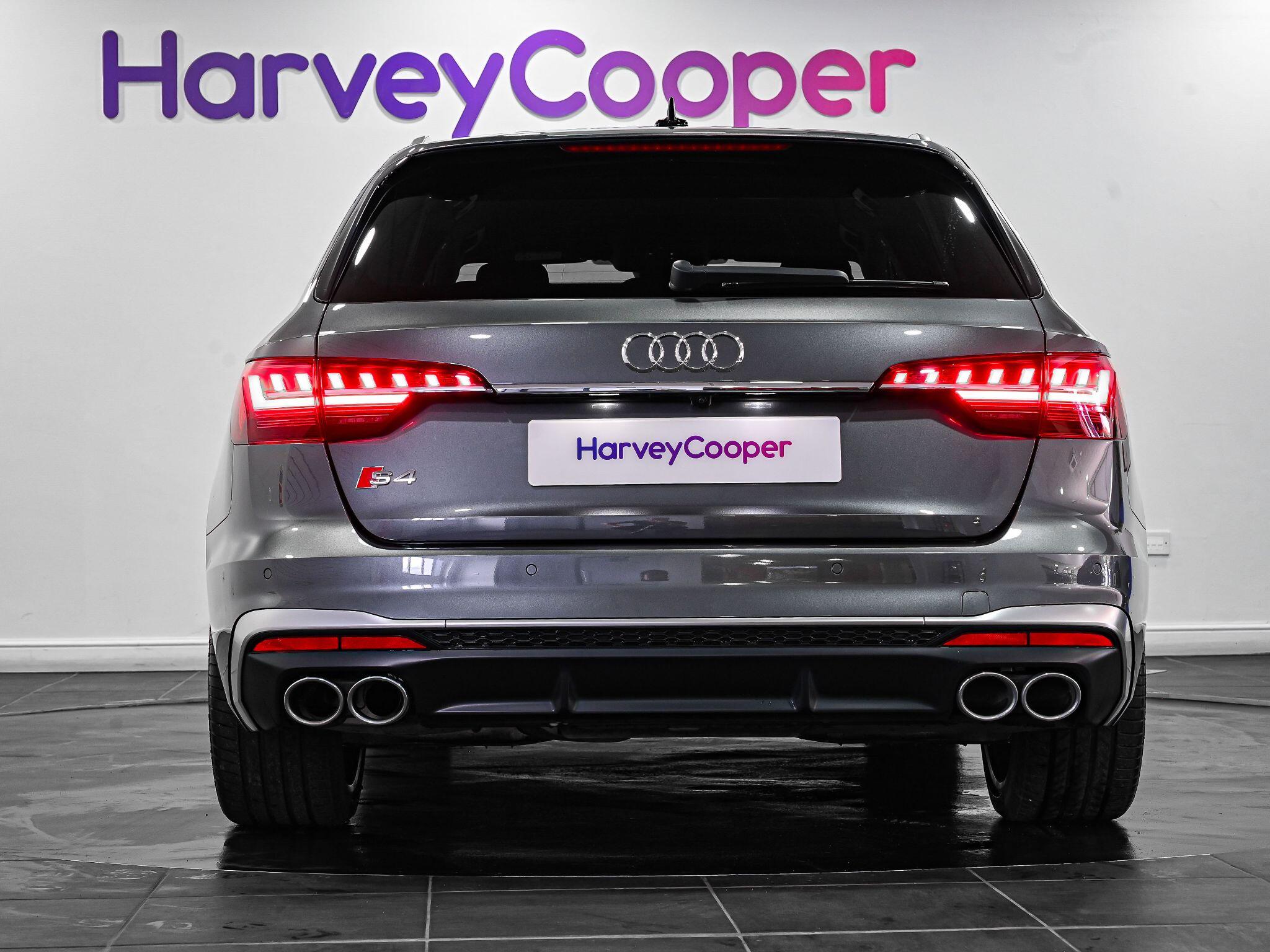 Audi S4 view 28