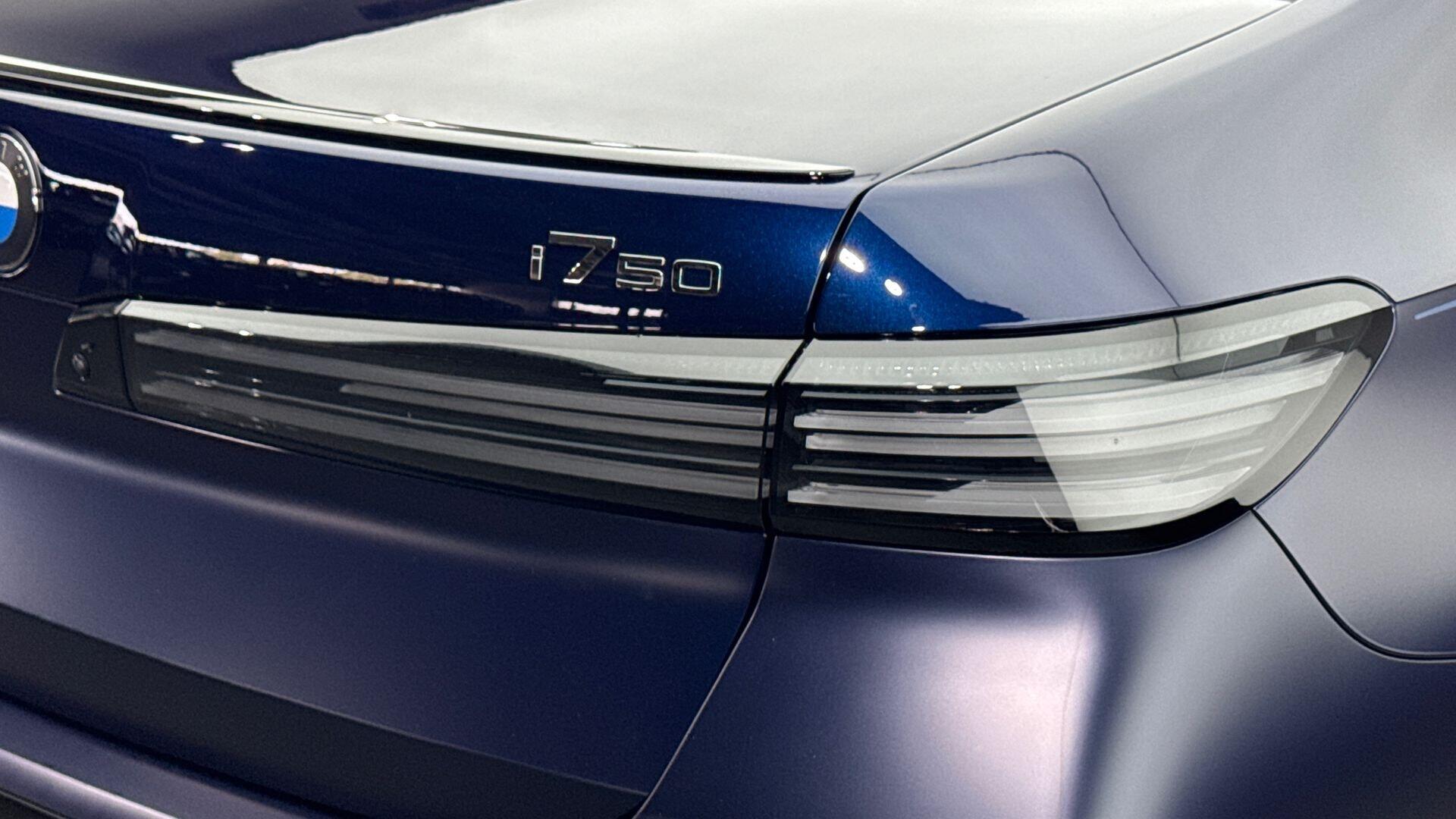BMW i7 view 23
