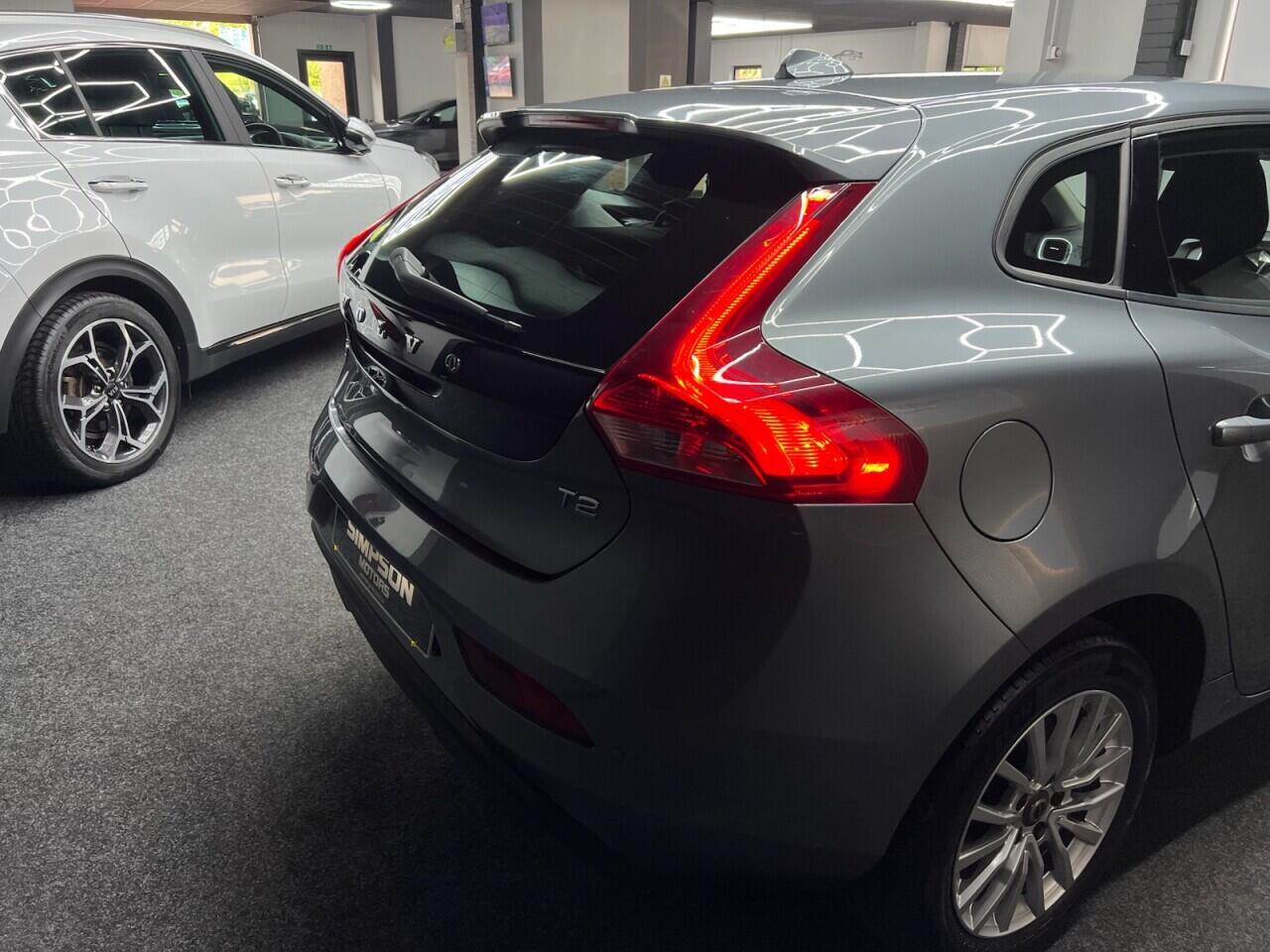 Volvo V40 view 11