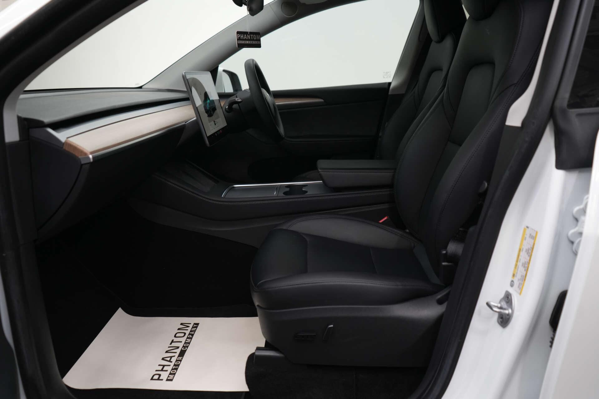 Tesla Model Y view 24