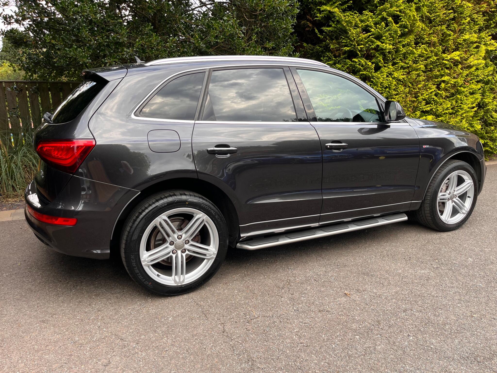 Audi Q5 view 17