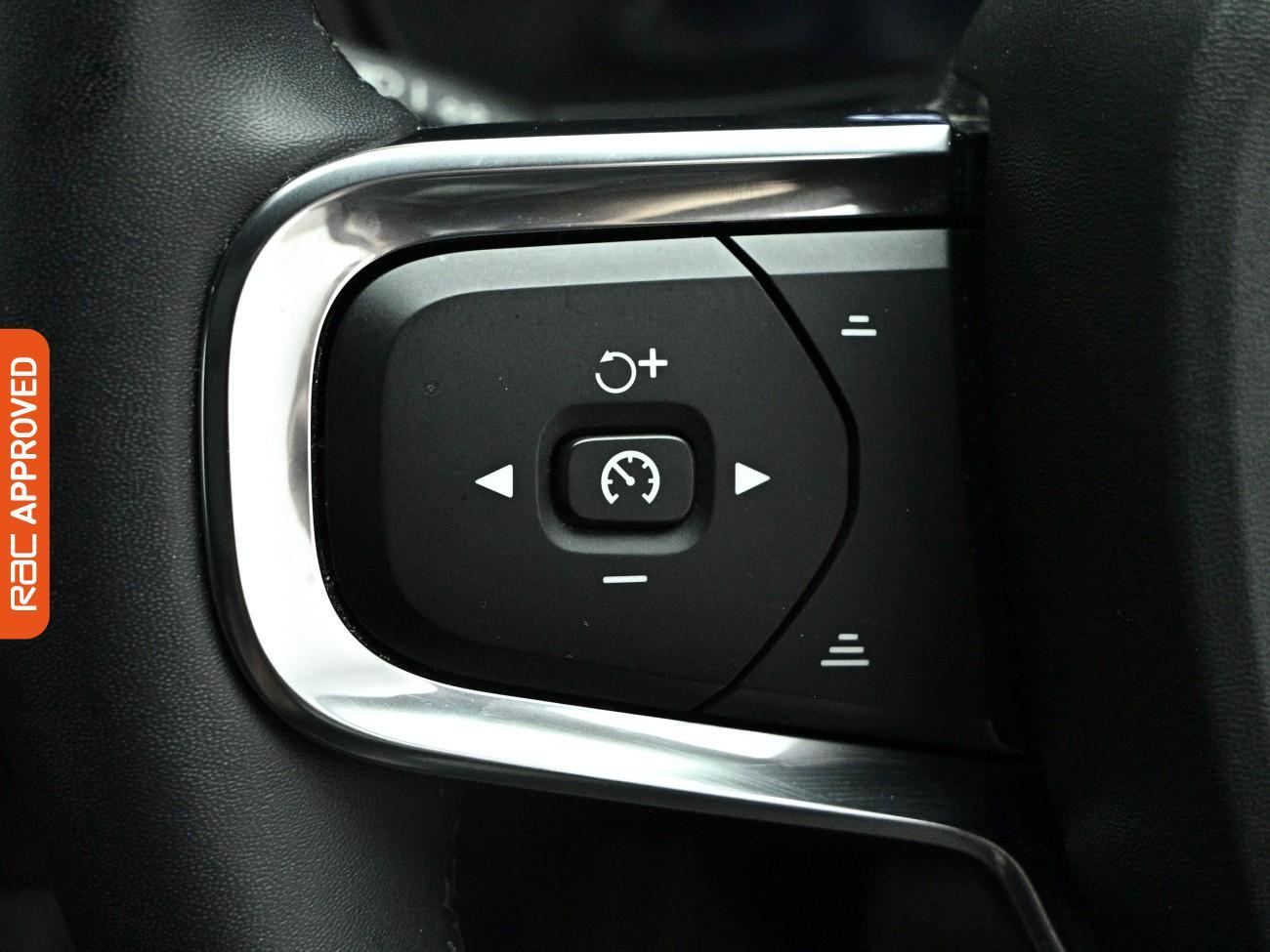 Volvo XC40 view 25