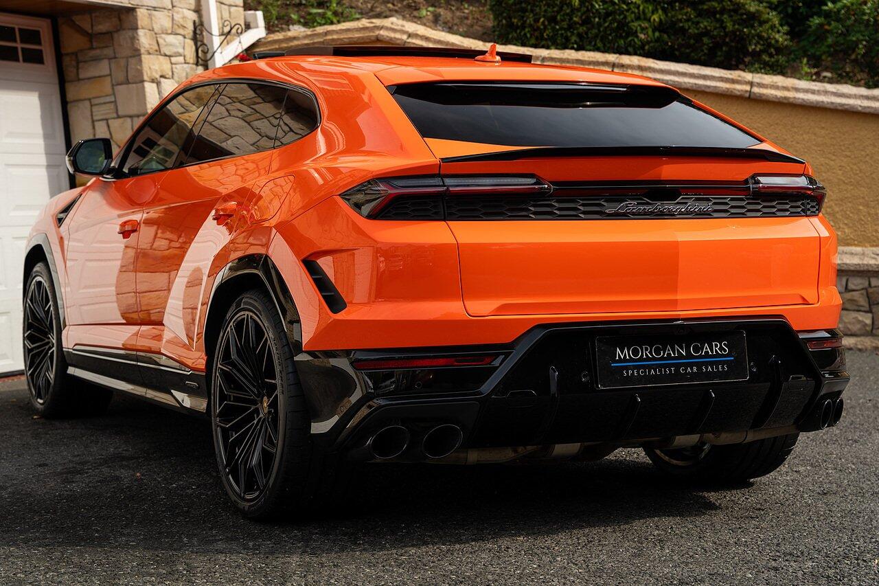 Lamborghini Urus view 12