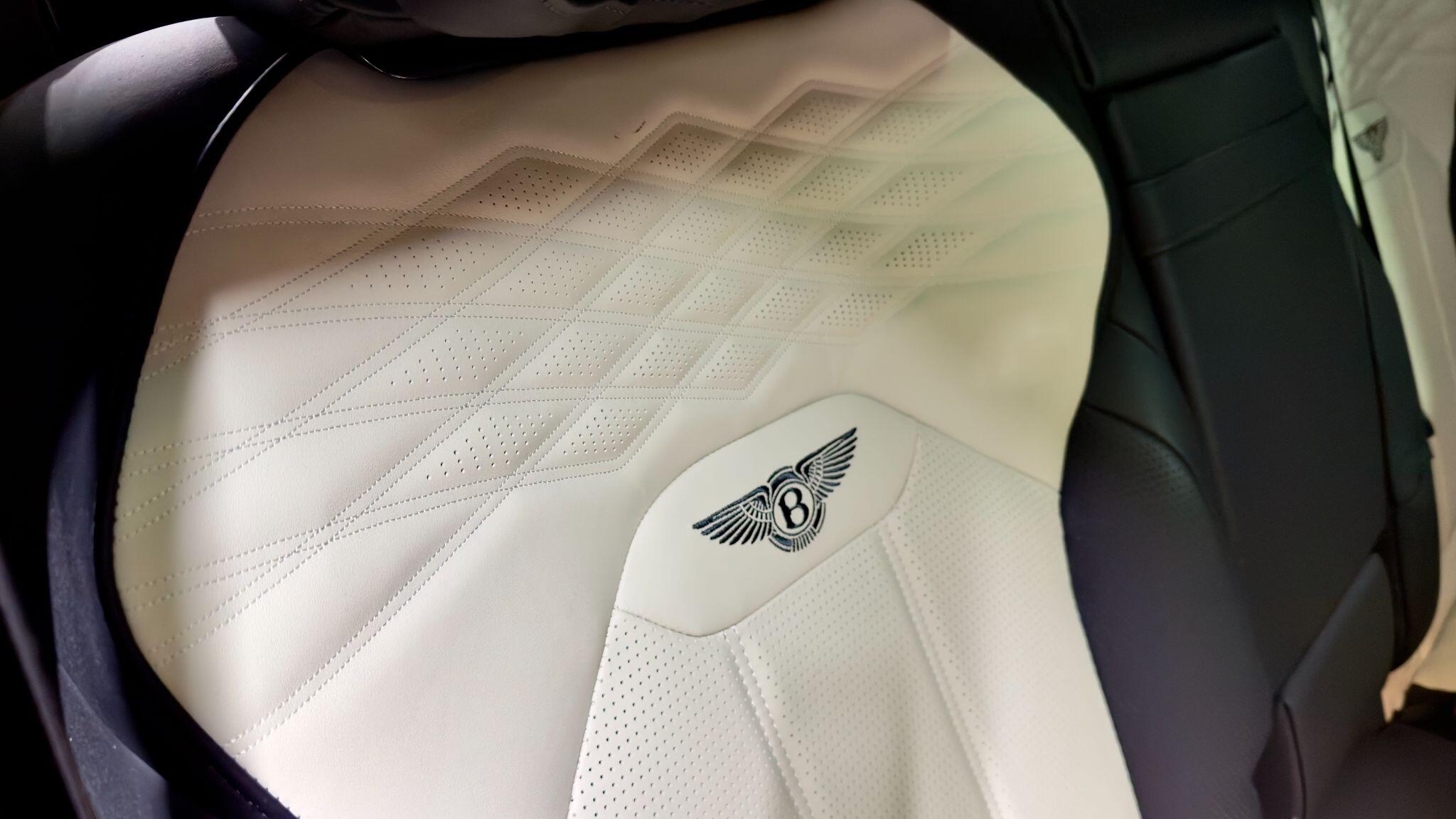 Bentley Bentayga view 52