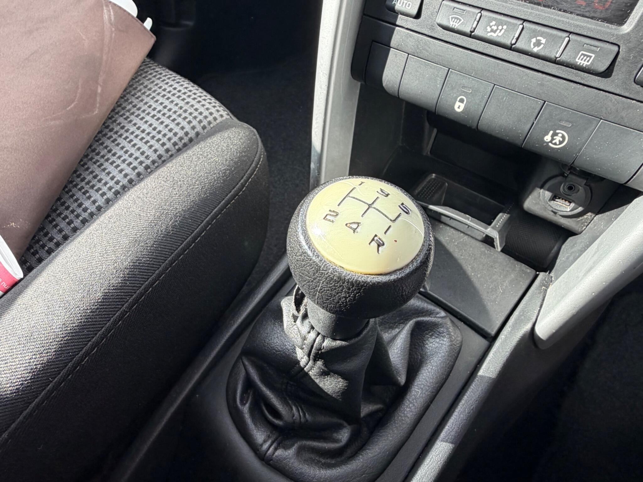Peugeot 207 view 32