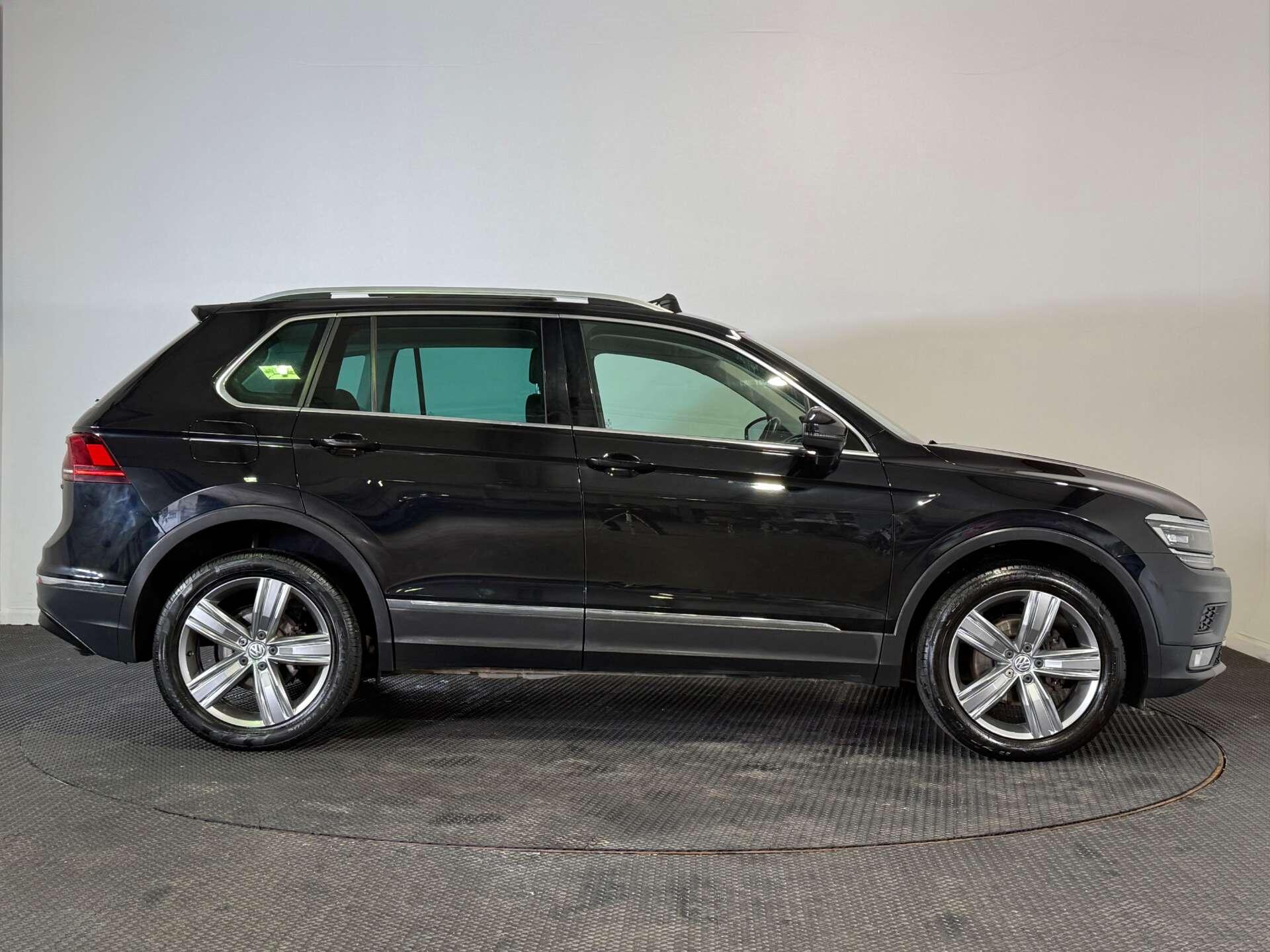 Volkswagen Tiguan view 8
