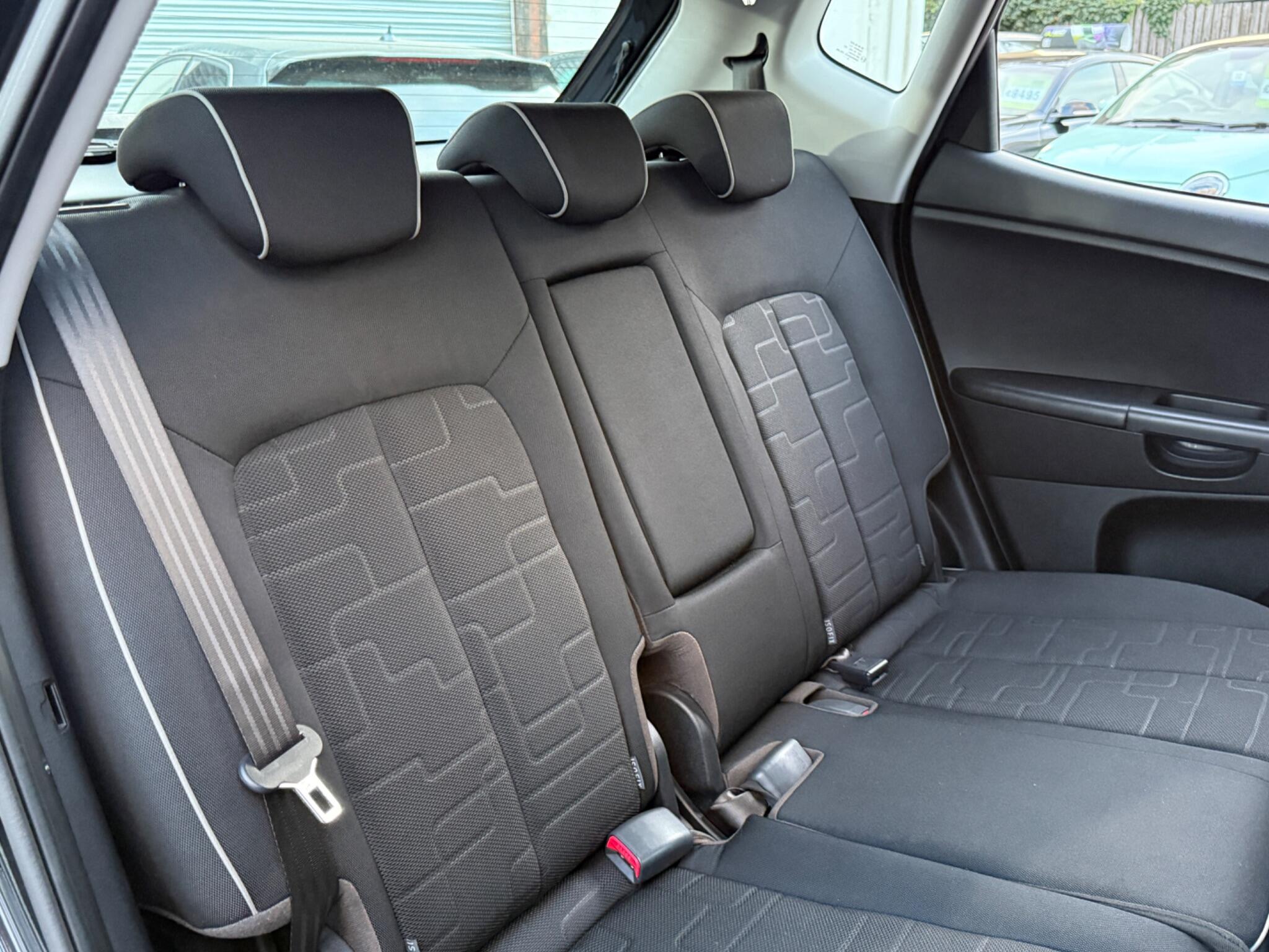 Kia Venga - Image 36